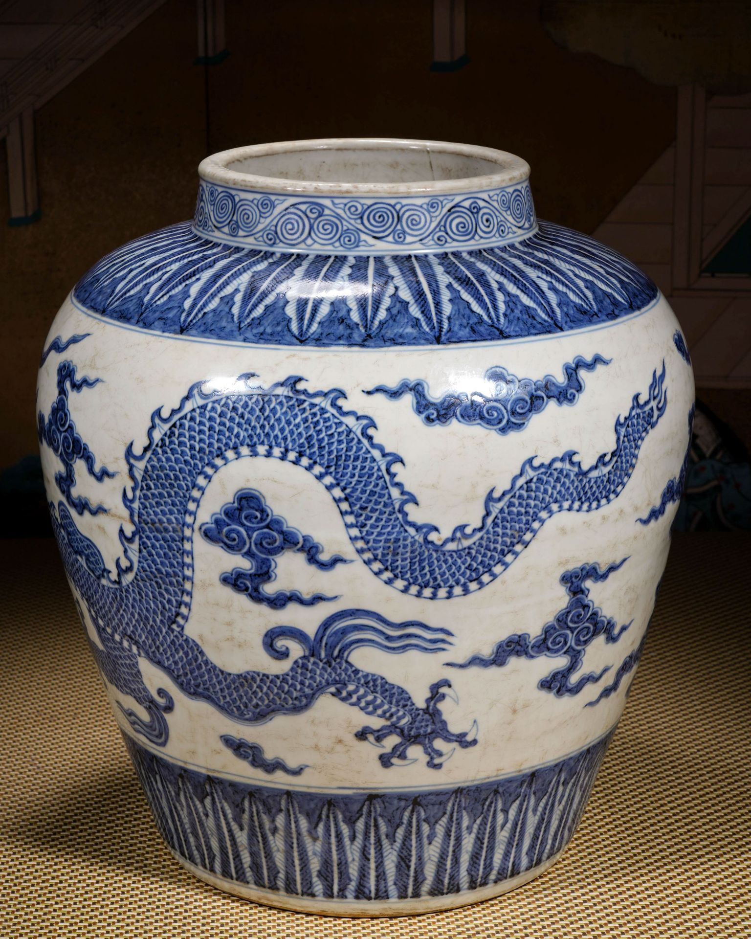 A Chinese Blue and White Dragon Jar - Image 10 of 13