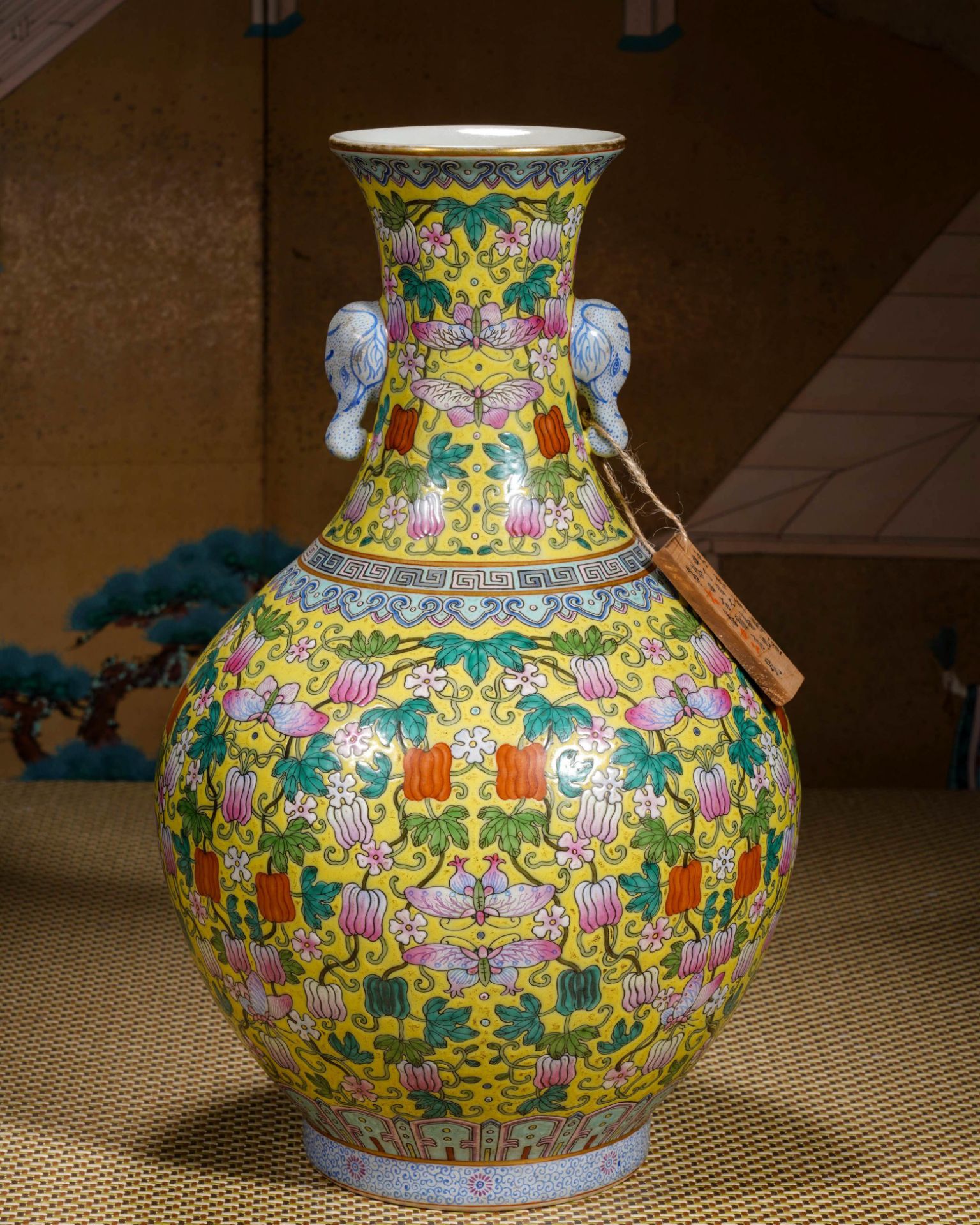 A Chinese Famille Rose Mellons Vase - Image 3 of 11