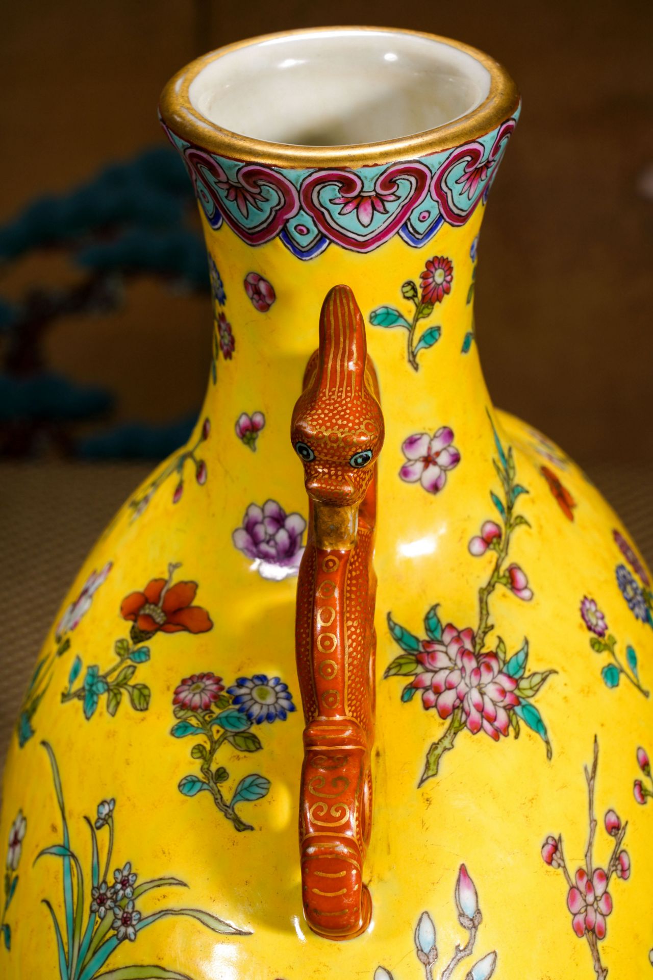 A Chinese Famille Rose Moon Flask - Image 7 of 13