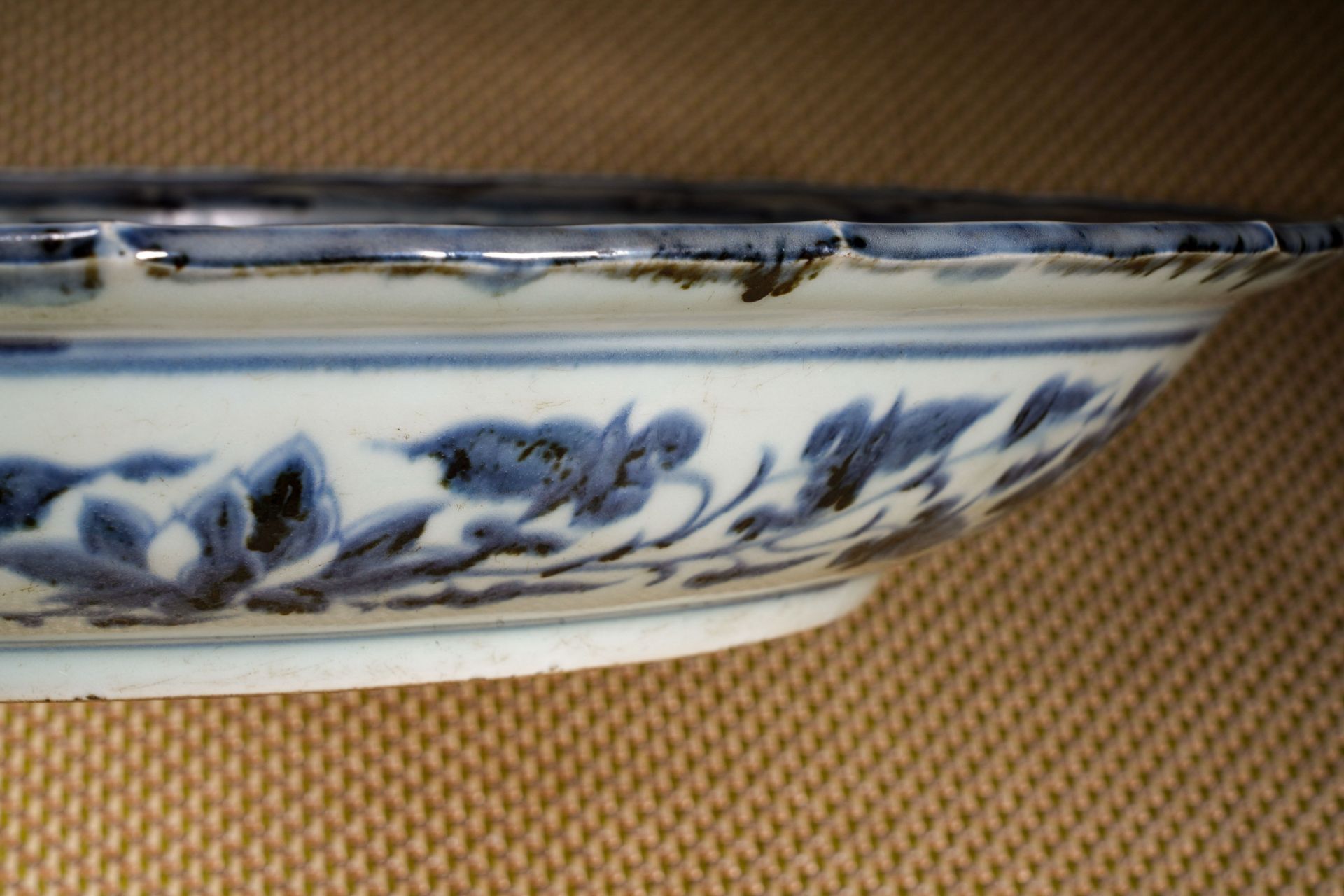 A Chinese Blue and White Dragon Dish - Image 18 of 18