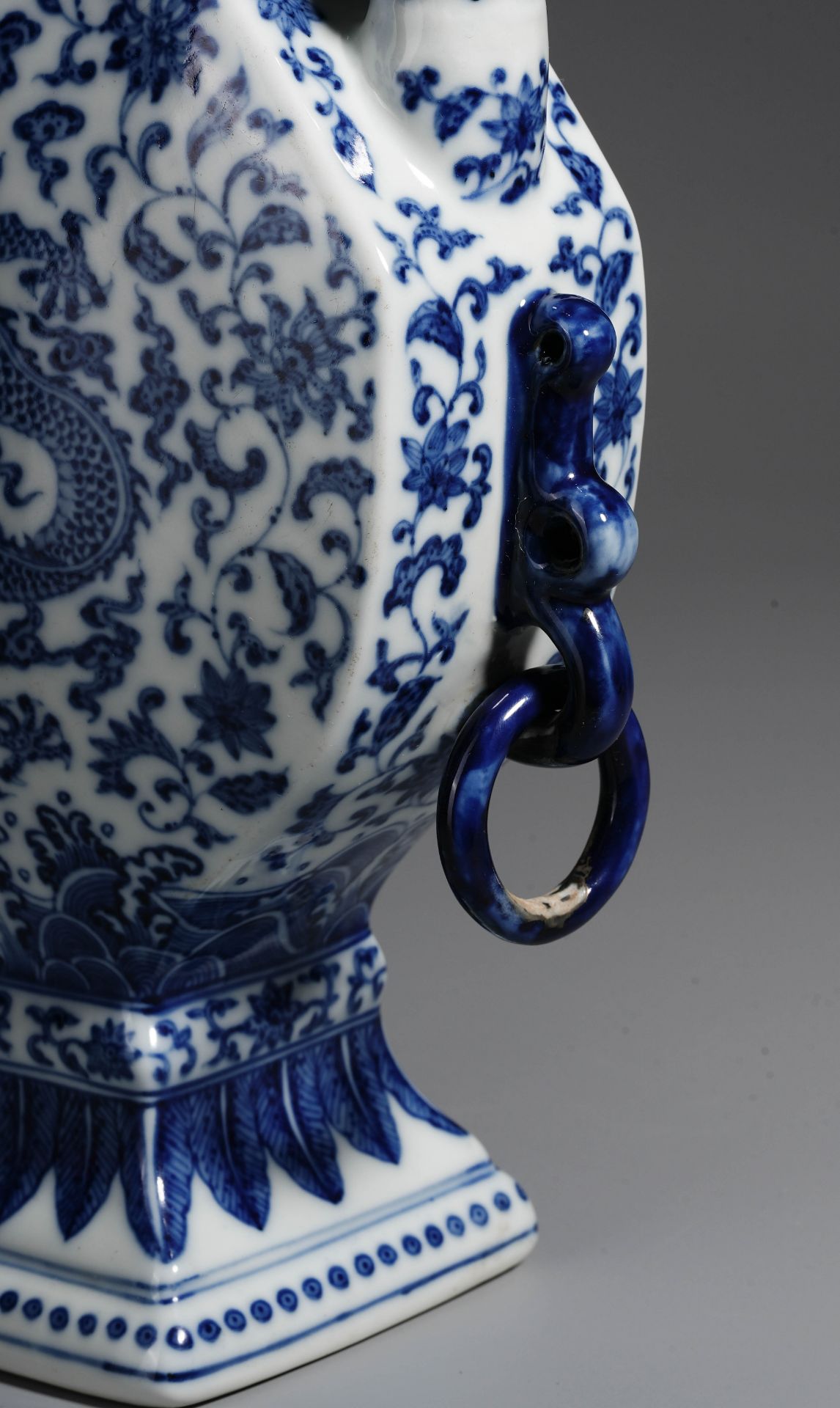 A Chinese Blue and White Dragon Five Sprouts Vase - Image 7 of 14