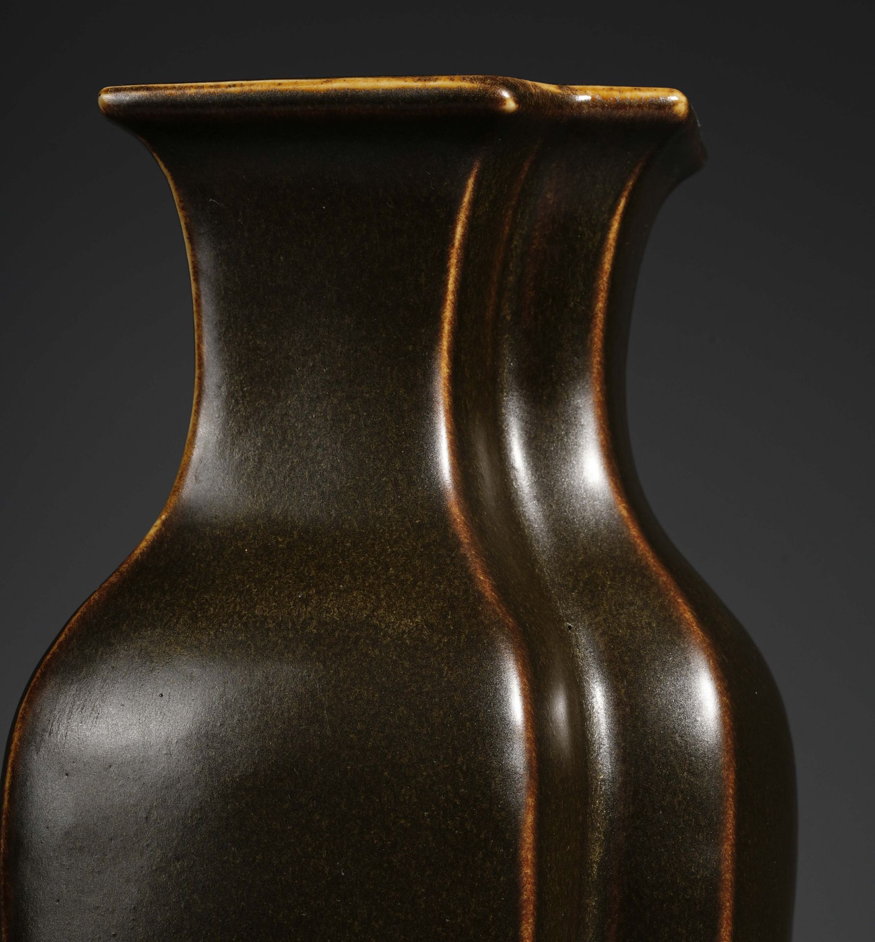 A Chinese Tea-dust Glaze Vase - Image 4 of 12