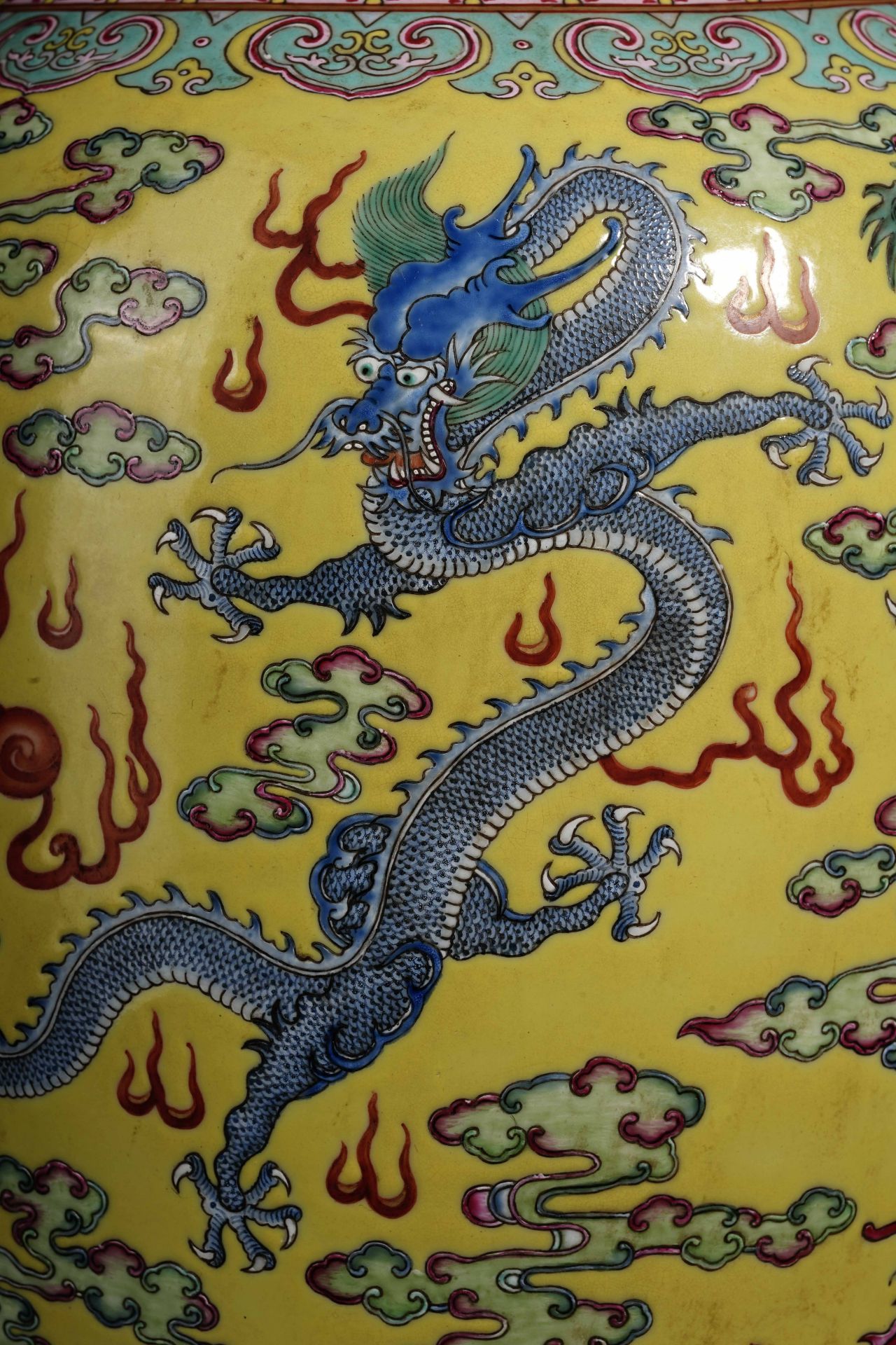 A Chinese Famille Rose Dragons Vase - Image 10 of 19