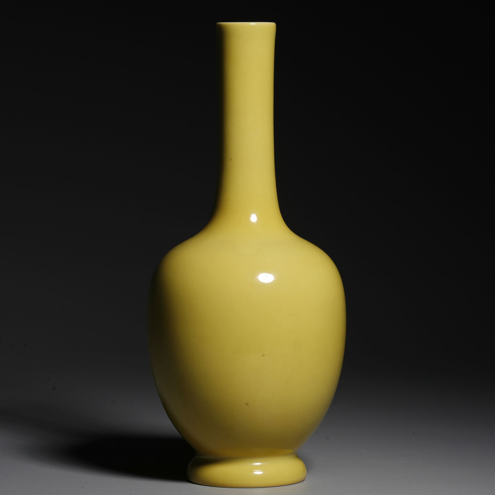 A Chinese Yellow Glaze Vase - Image 2 of 11