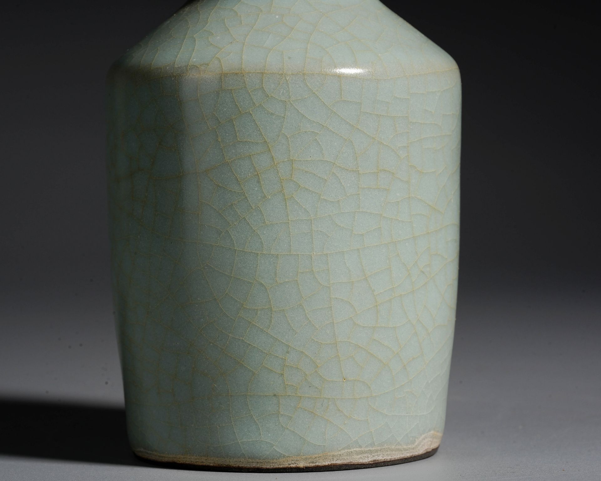 A Chinese Longquan Celadon Glaze Vase - Image 6 of 13