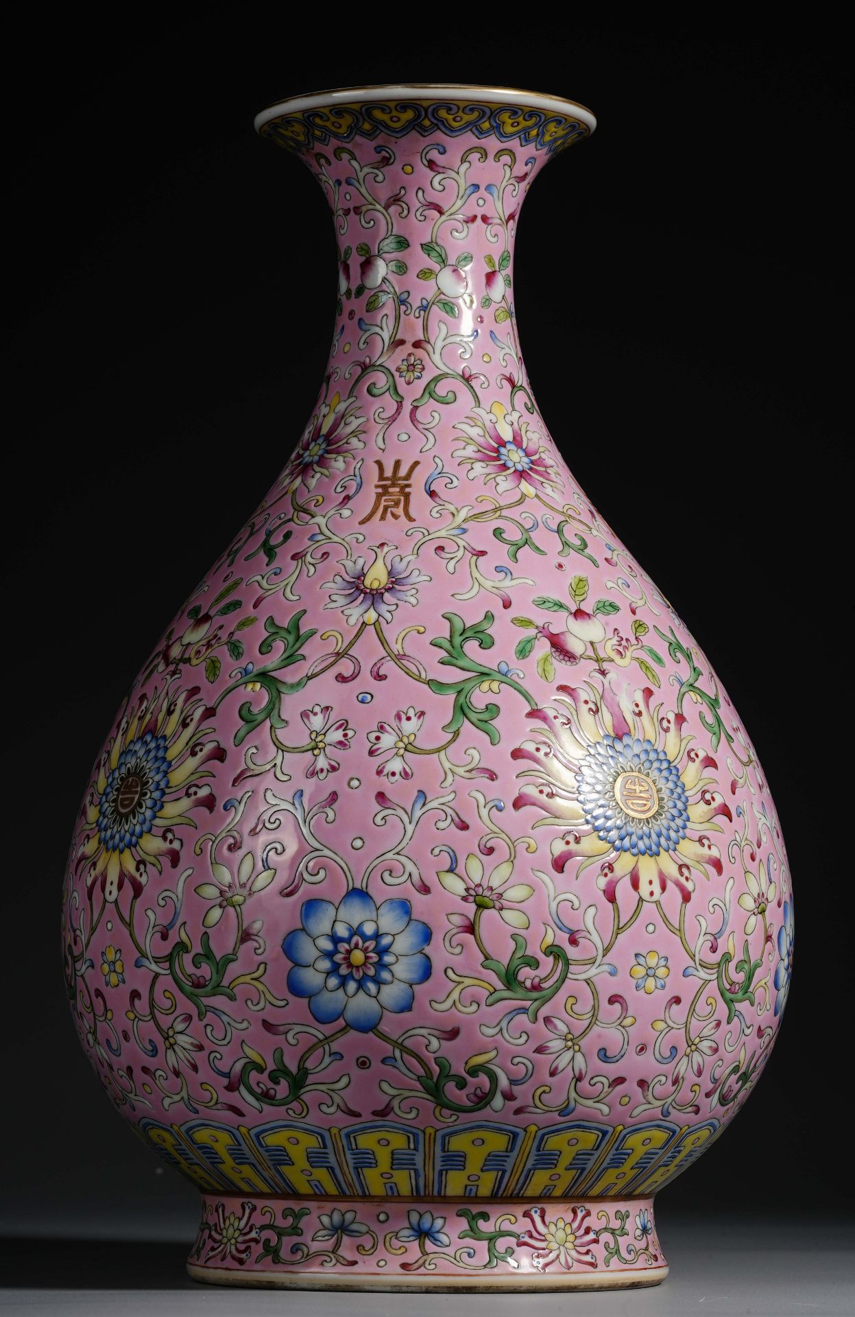 A Chinese Famille Rose Lotus Scrolls Vase Yuhuchunping - Image 7 of 14