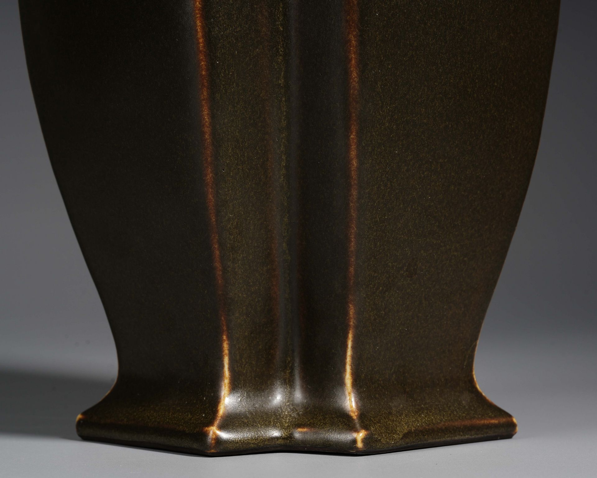 A Chinese Tea-dust Glaze Vase - Image 5 of 12