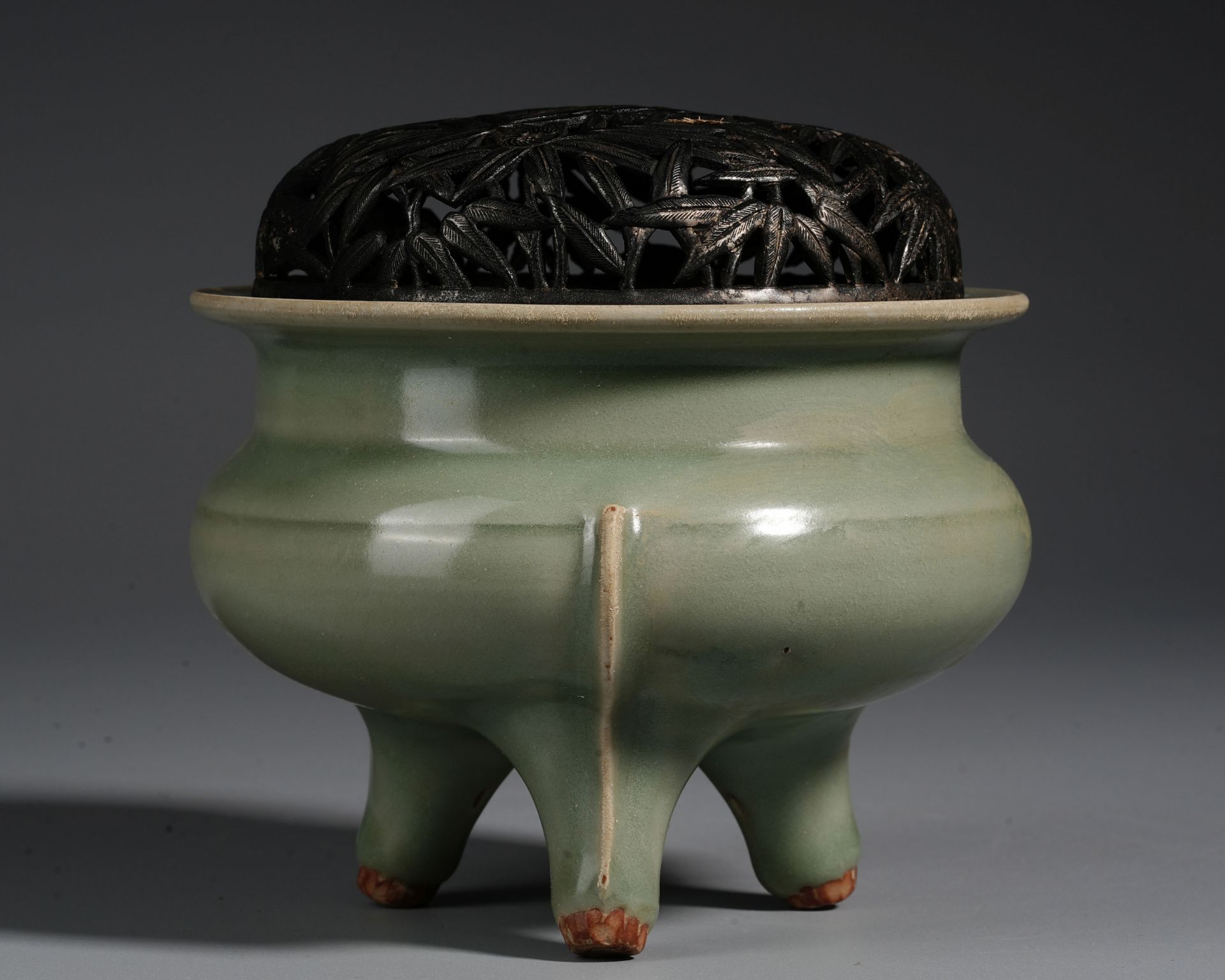 A Chinese Longquan Celadon Glaze Tripod CenserÂ  - Image 2 of 13