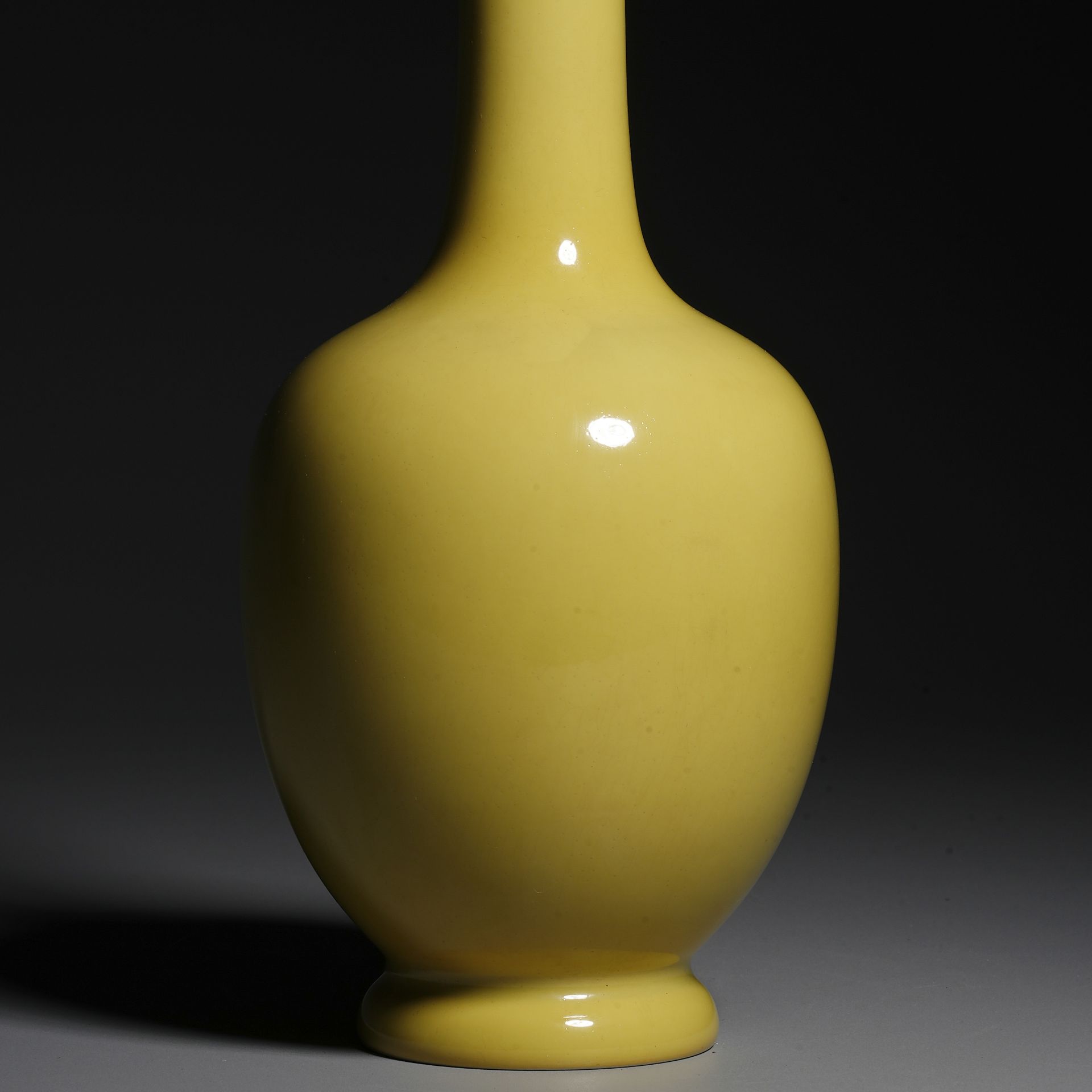 A Chinese Yellow Glaze Vase - Image 3 of 11