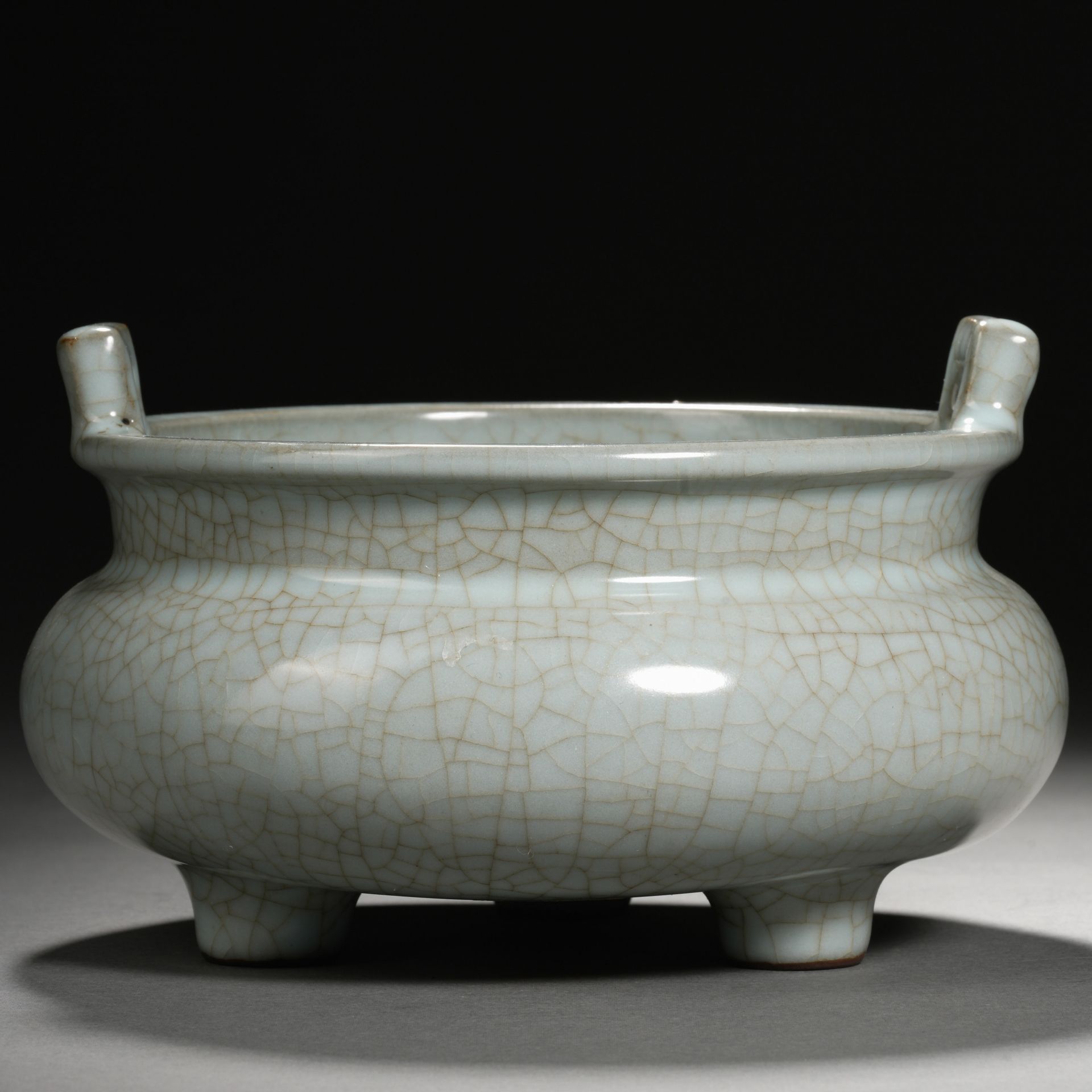 A Chinese Guan-ware Tripod Censer - Image 7 of 9