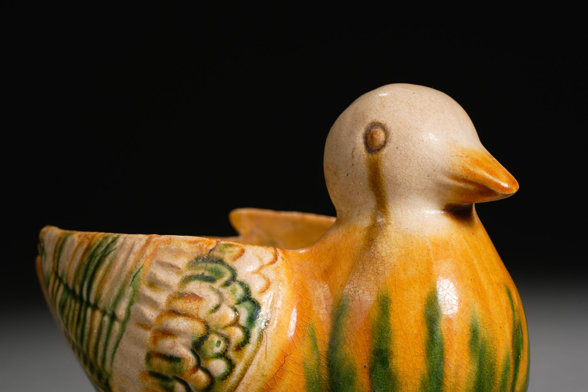 A Chinese Sancai Glaze Duck Shape Vessel - Bild 5 aus 10