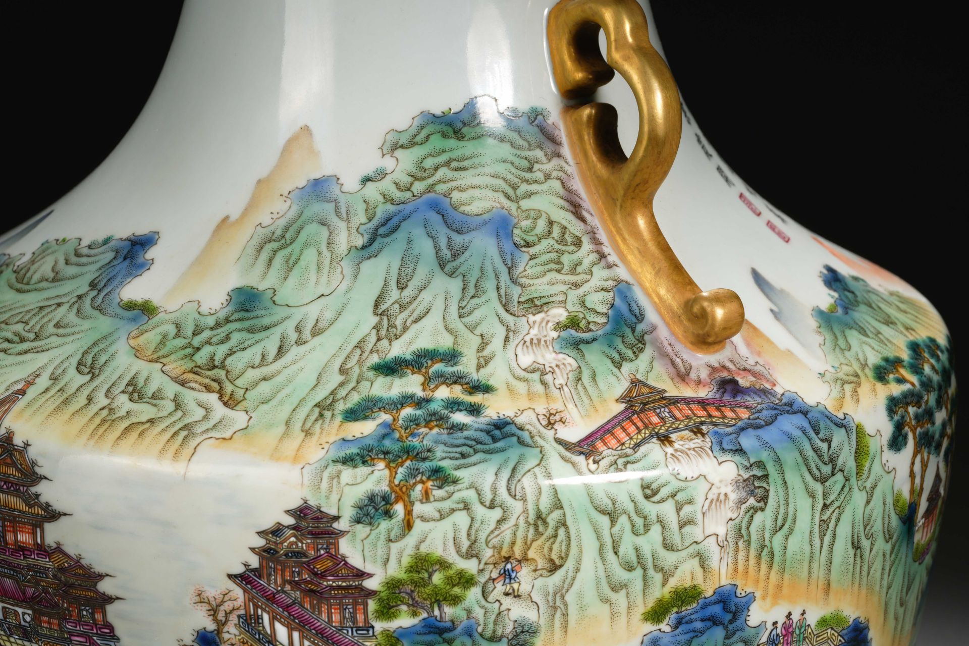 A Chinese Famille Rose Landscape Zun Vase - Bild 6 aus 16