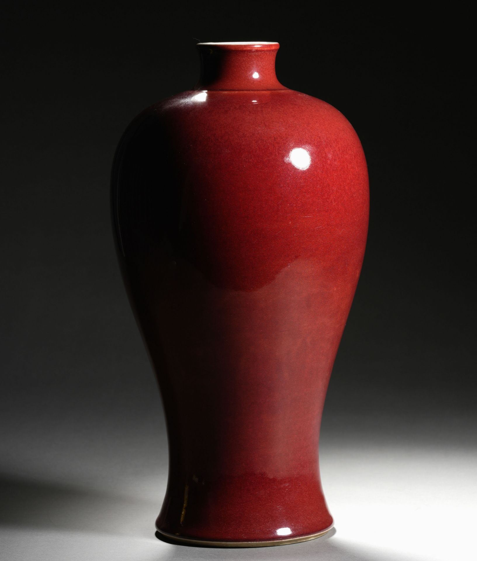 A Chinese Copper Red Vase Meiping - Bild 7 aus 10