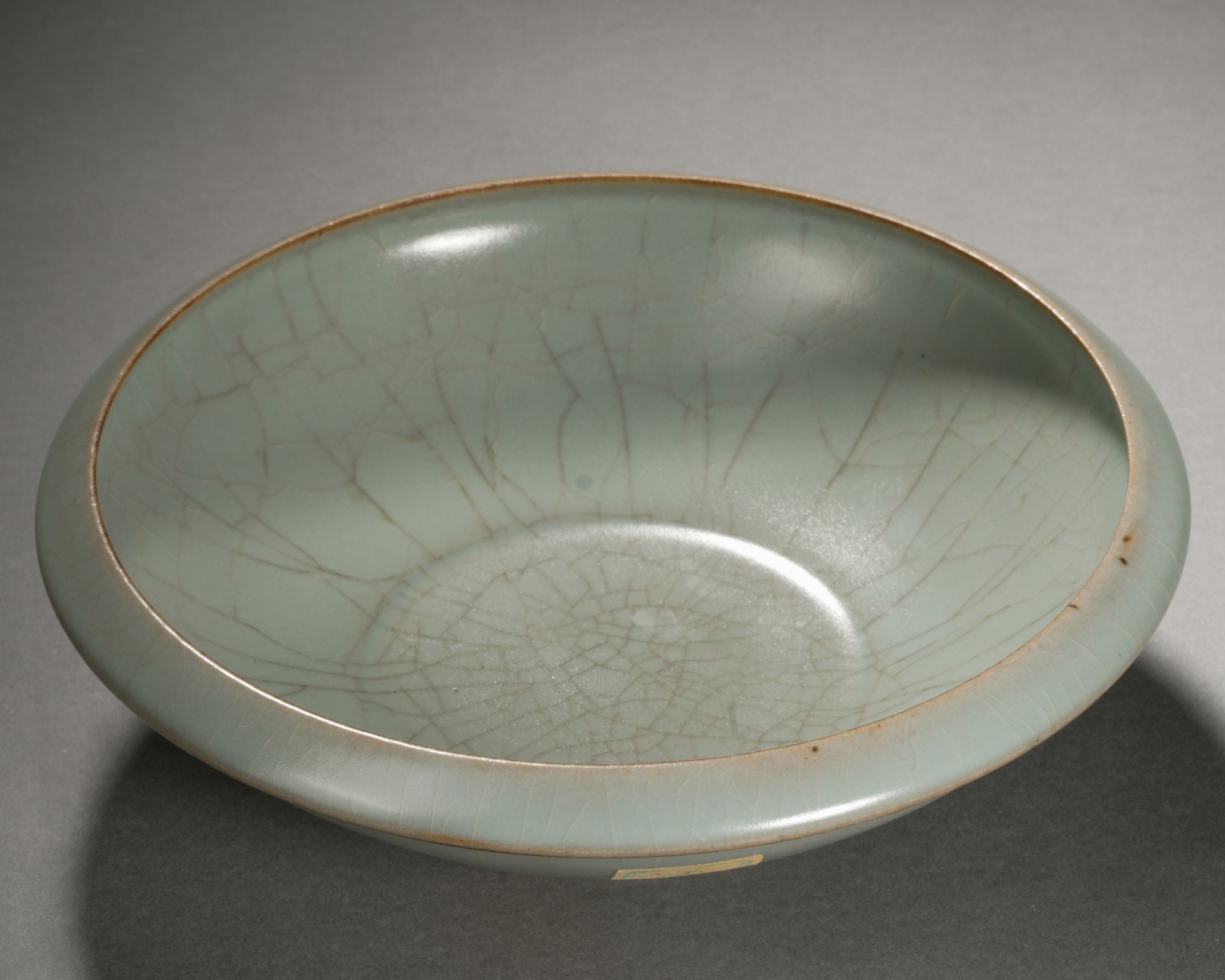 A Chinese Ru-ware Bowl - Bild 4 aus 8