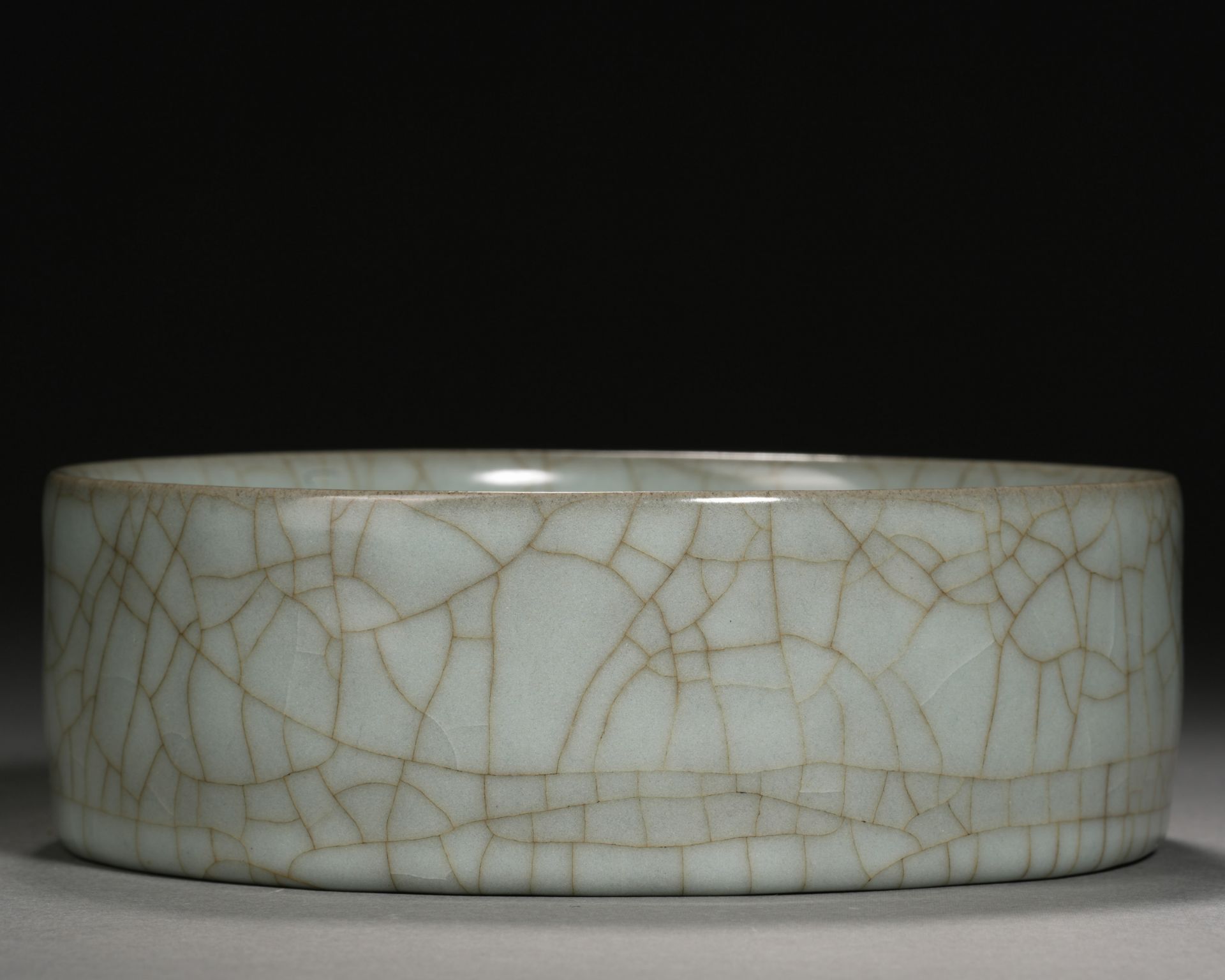 A Chinese Guan-ware Crackles Washer - Image 4 of 10