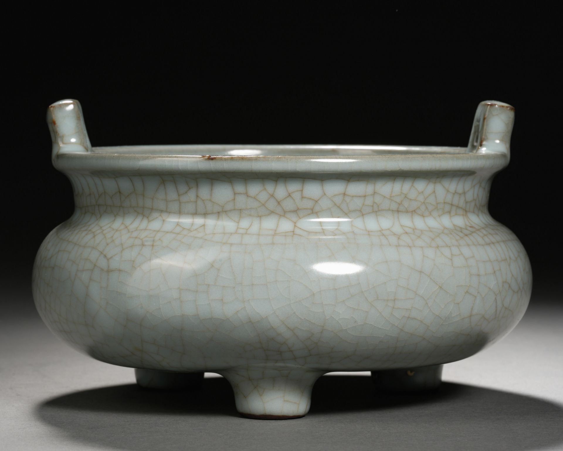 A Chinese Guan-ware Tripod Censer - Image 2 of 9