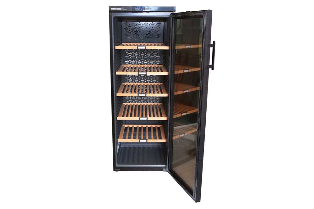 A Liebherr Vinothek Single Temperature Freestanding Wine Cabinet or Fridge - Image 2 of 3