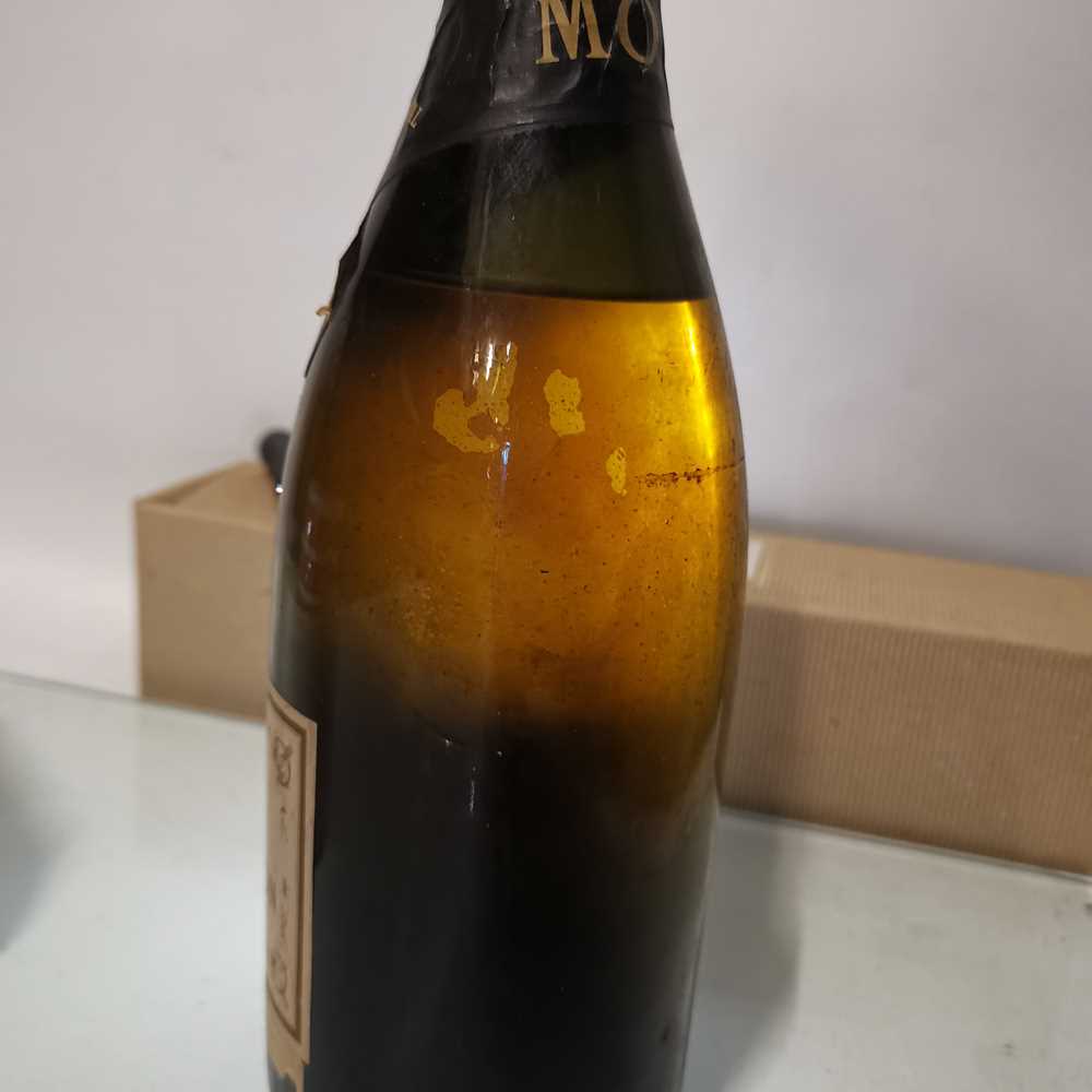 Moet & Chandon, Epernay, 1914, one bottle - Image 2 of 6