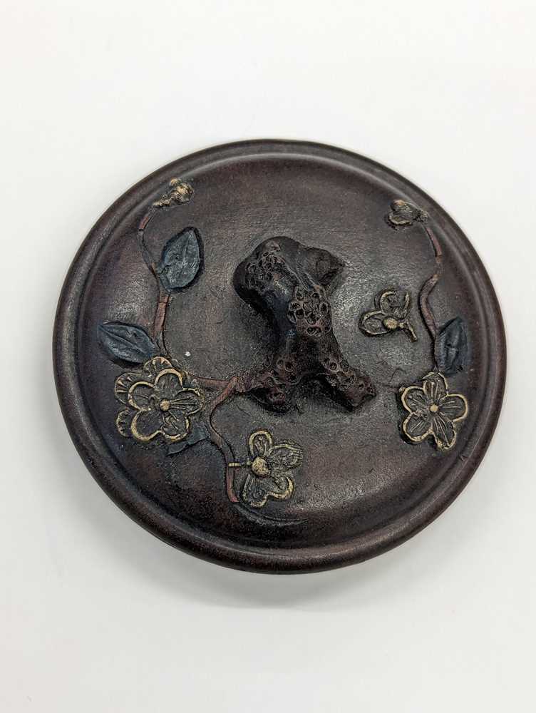 A GROUP OF FOURTEEN CHINESE YIXING ZISHA WARES AND A JAPANESE TOKONAME JAR 二十世紀 宜興紫砂器皿十三件及日本常滑小瓶 - Image 13 of 127