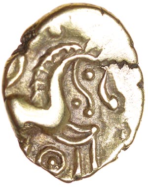 Irstead Smiler. Three-Part Box. Iceni. c.20-10 BC. Celtic gold quarter stater. 10-12mm. 1.02g. - Image 2 of 2