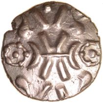 Vepocunavos Triadic. Corieltavi. c.AD 15-40. Celtic gold stater. 19mm. 5.27g.