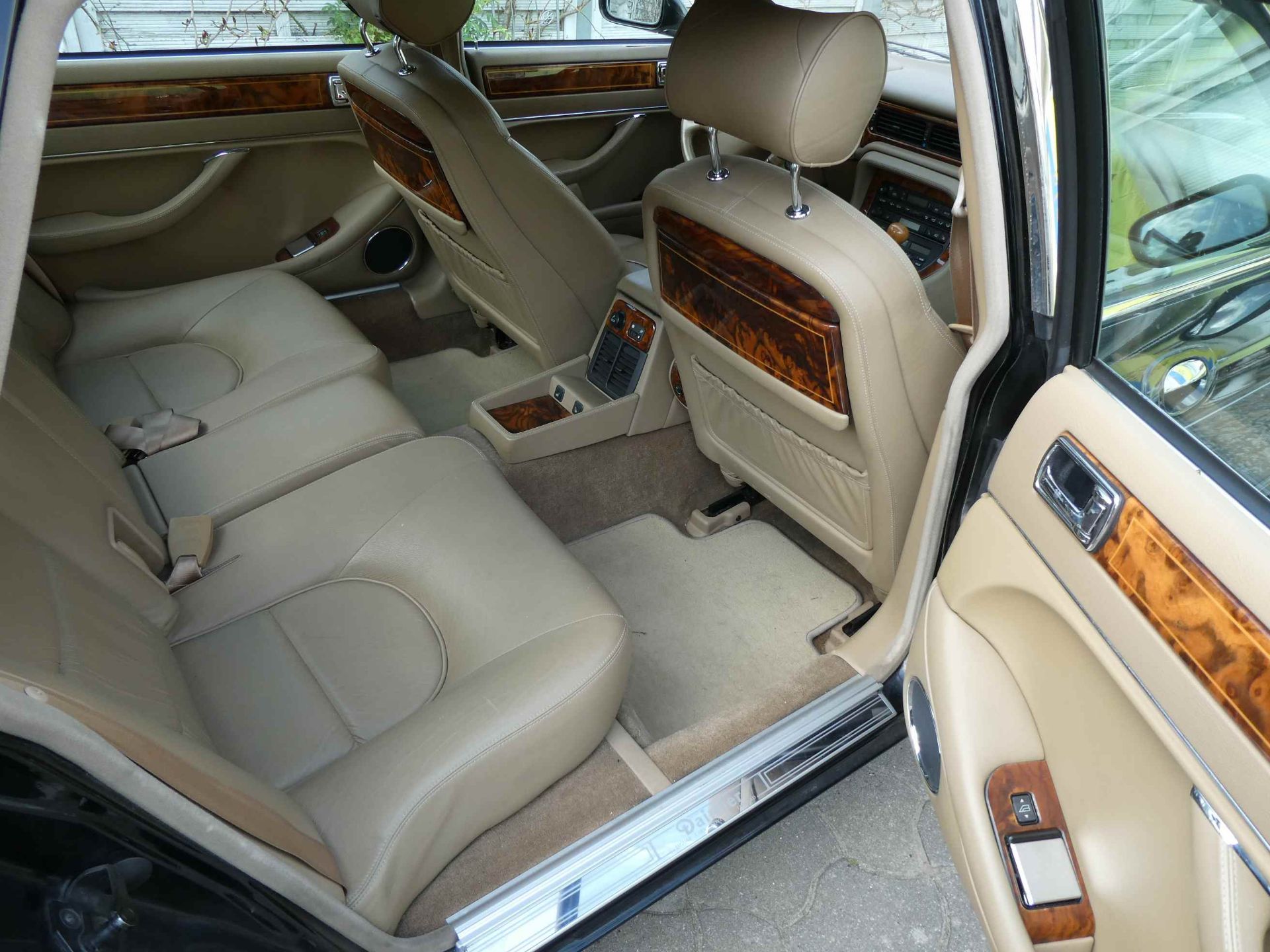 Jaguar Daimler XJ12, Baureihe X300, Langversion - Bild 5 aus 12