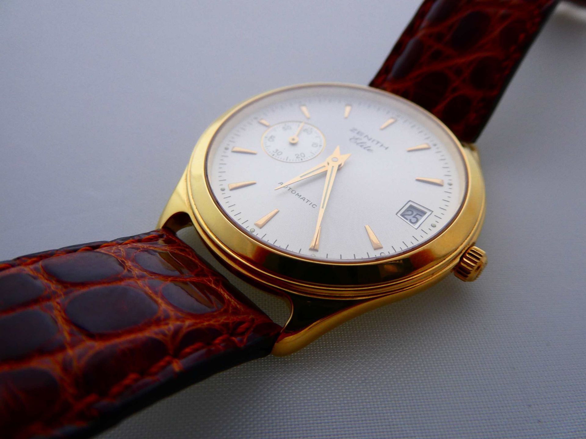 Zenith " Elite ", Armbanduhr in 18 Karat Gold