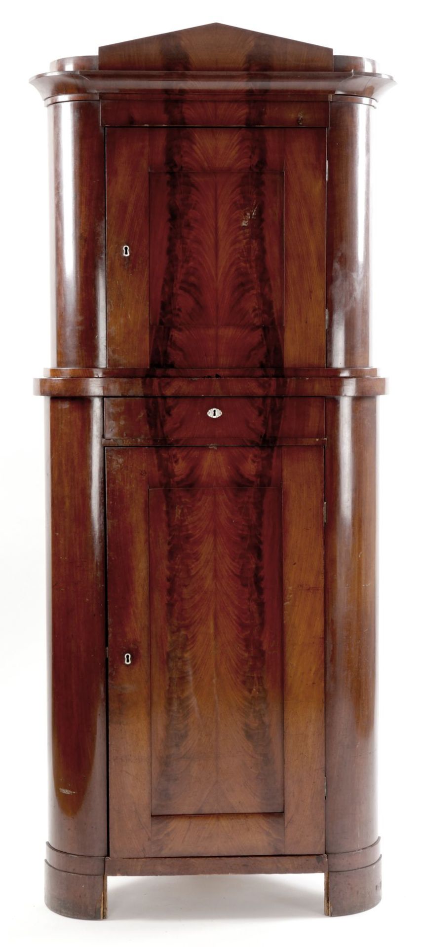 Gr. Biedermeier-Eckschrank