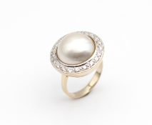 Edler Vintage Ring mit Mabe-Perle und Brillanten