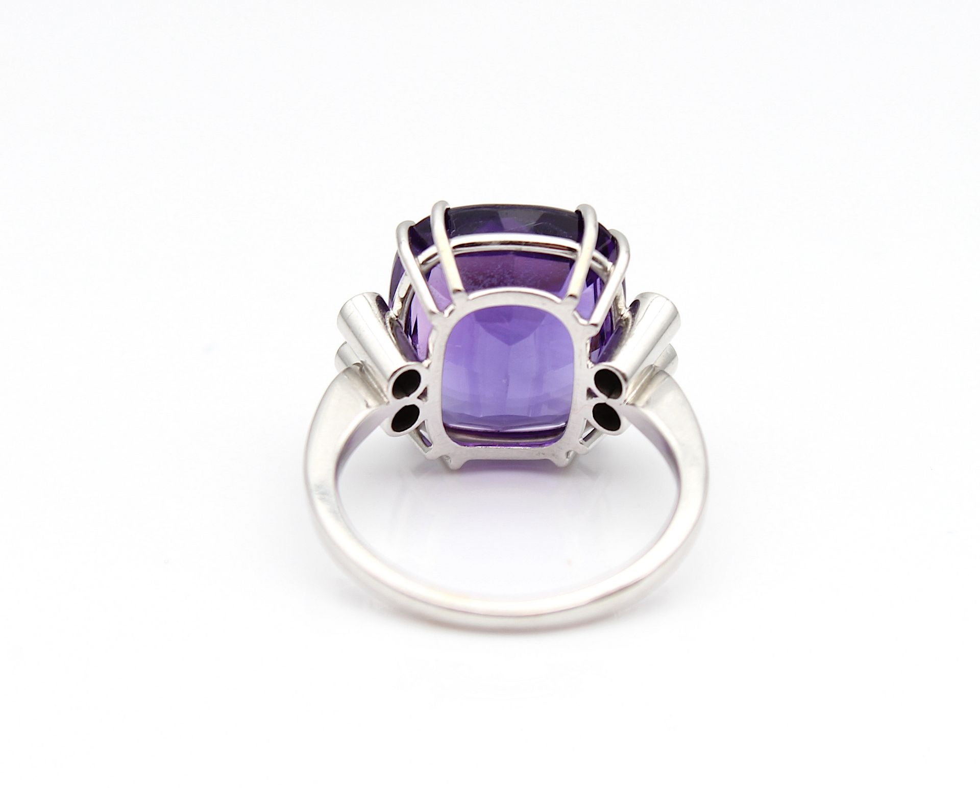 Ring with a great amethyst and brilliants - Image 3 of 3