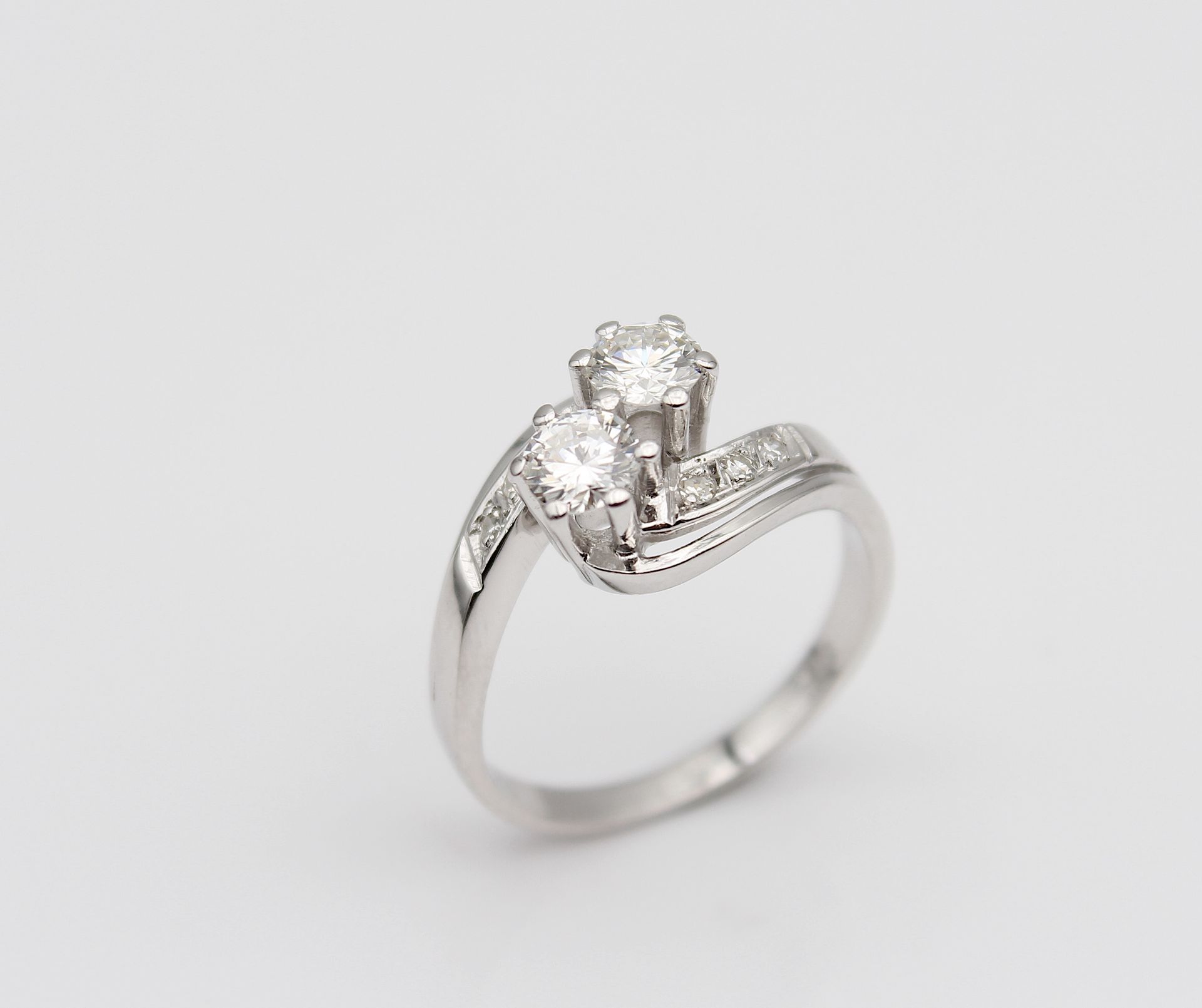 Hochwertiger Ring mit Brillanten und Diamanten - Bild 5 aus 5