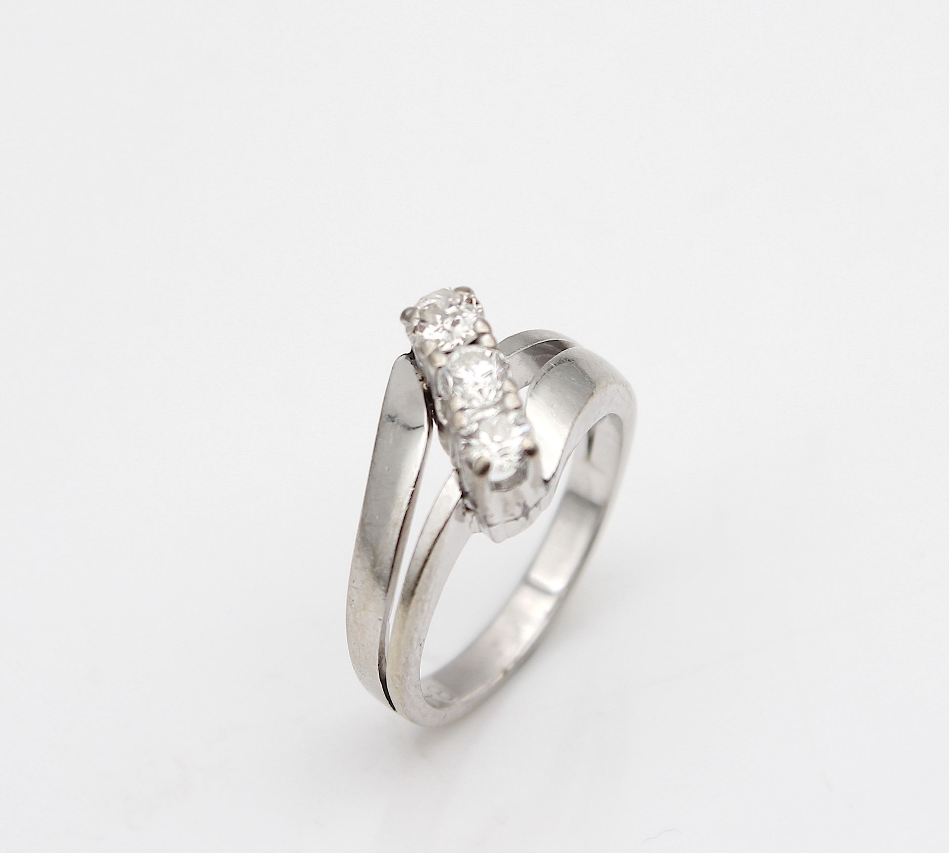 Classic vintage ring with diamonds - Image 3 of 4