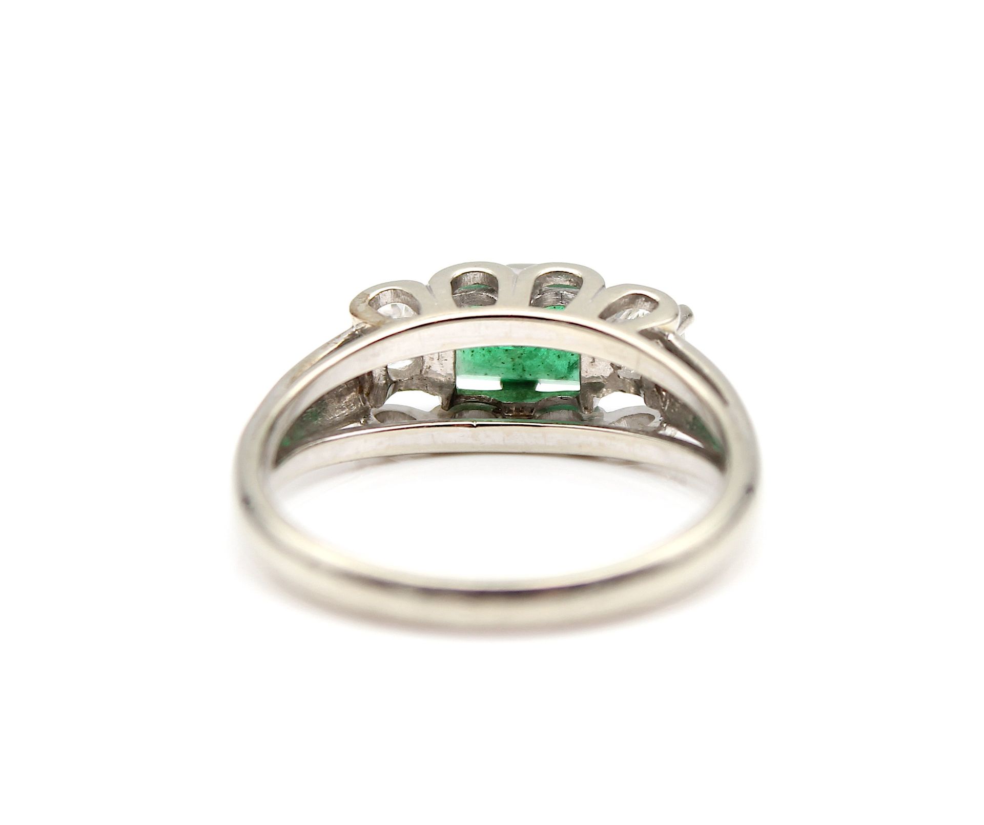 Classic ring with emerald and brilliants - Image 4 of 4