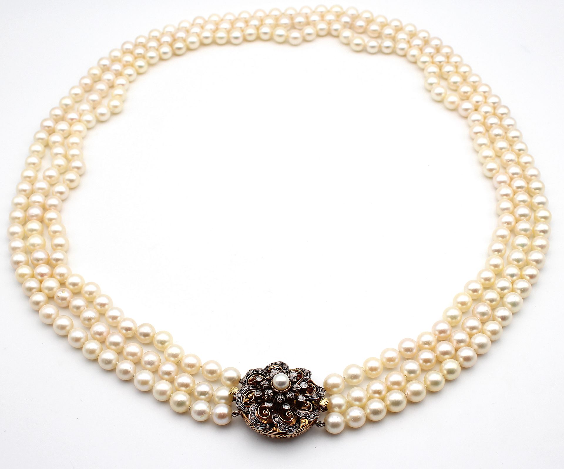 Vintage cultured pearl necklace with large gold lock with diamonds - Image 3 of 6