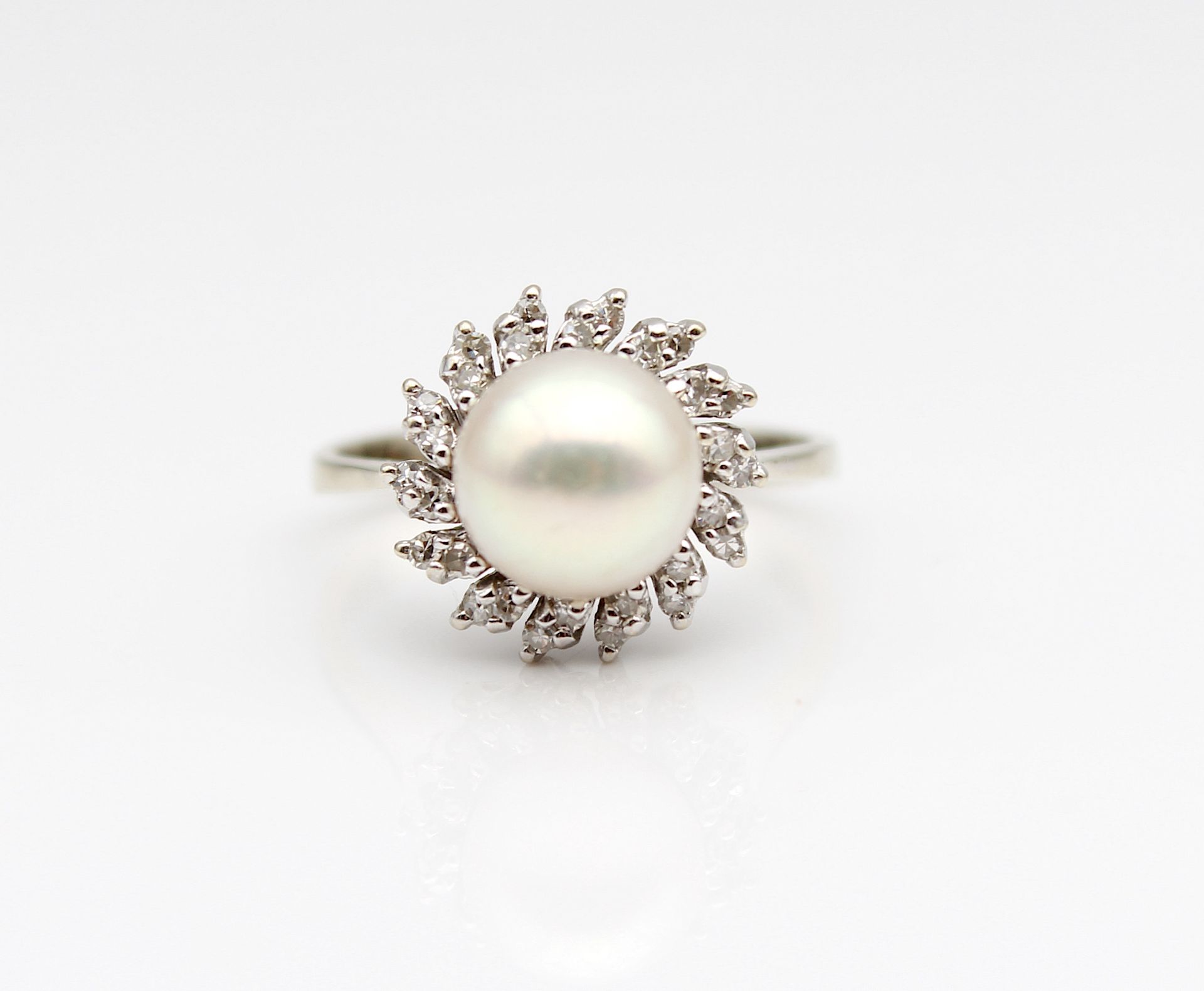 Vintage ring with cultured pearl and diamonds - Image 2 of 4