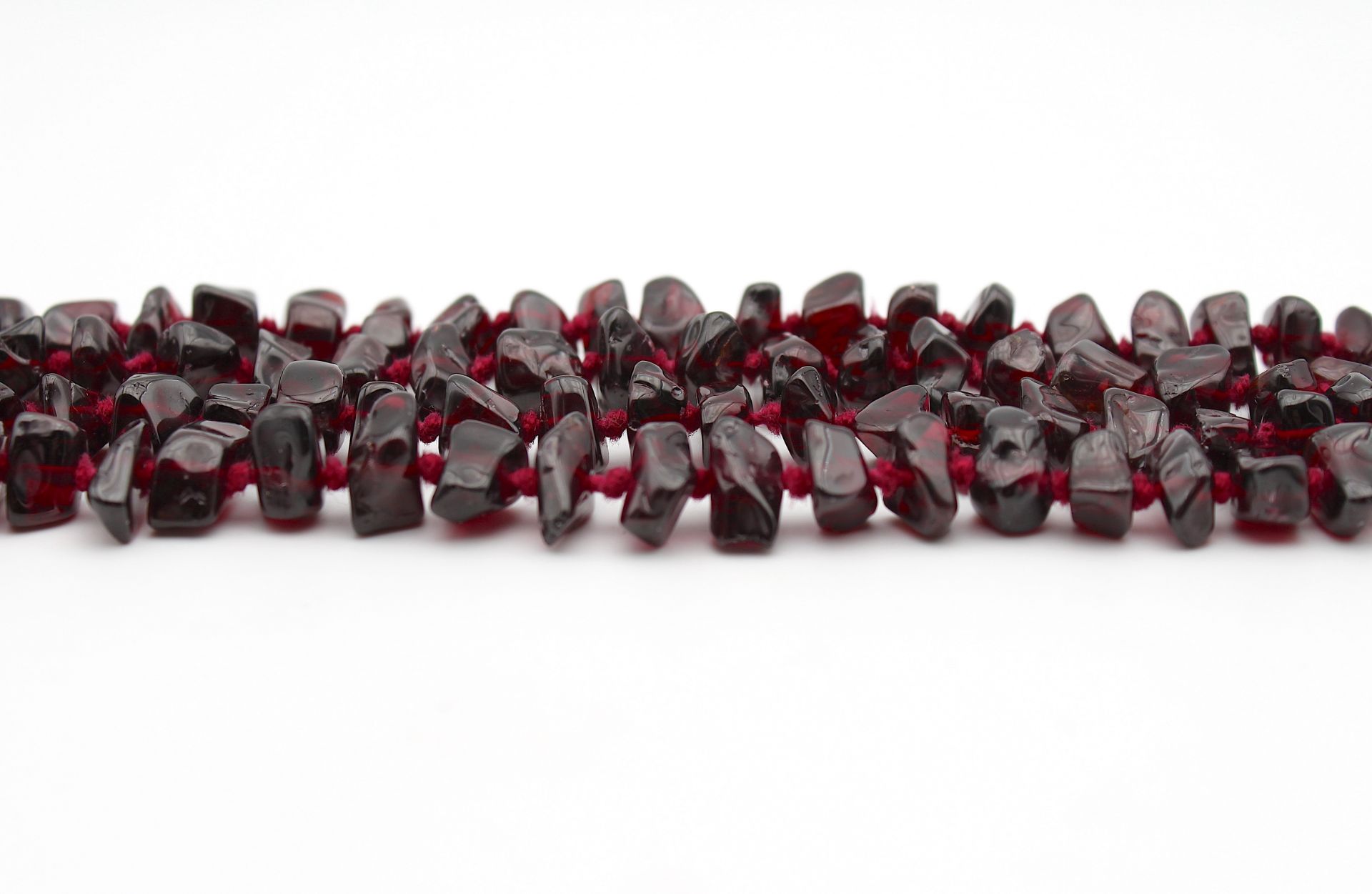 Great plain garnet necklace