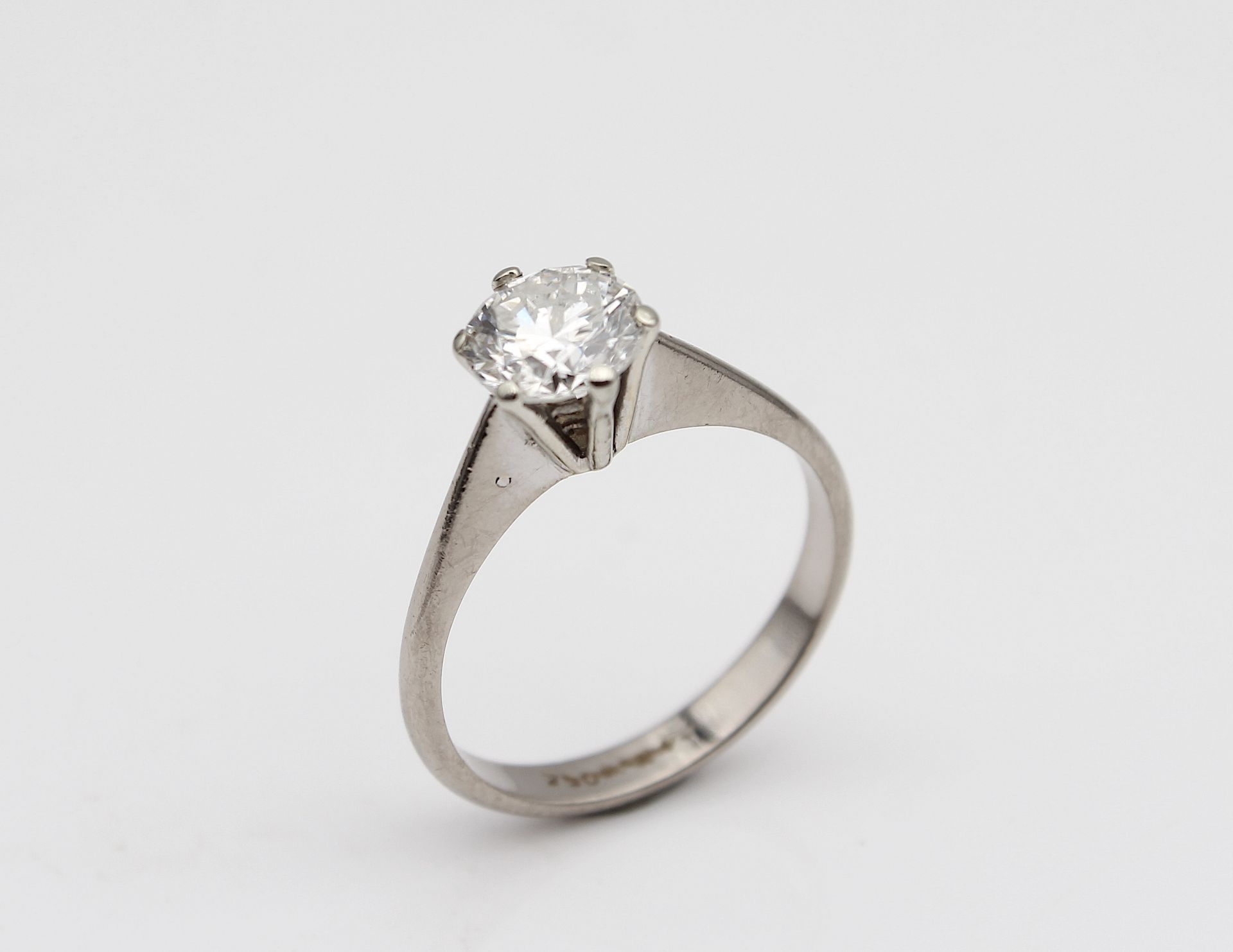 Solitaire Ring mit einem Brillanten ca. 1,05 ct