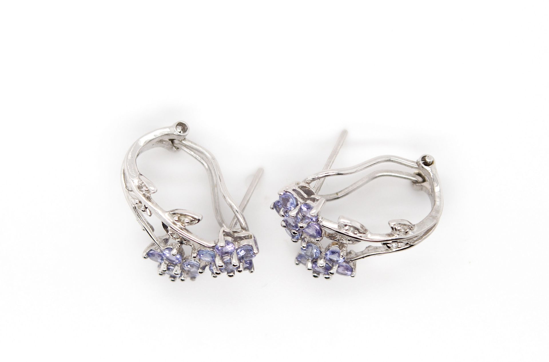 Stud earrings and a pendant with tanzanites and diamonds - Image 3 of 5