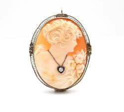 Jewelry auction for the new year