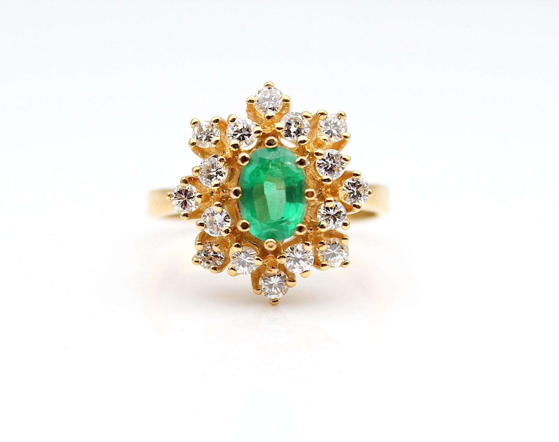 Jewel style ring with emerald and brilliant diamonds - Image 3 of 4