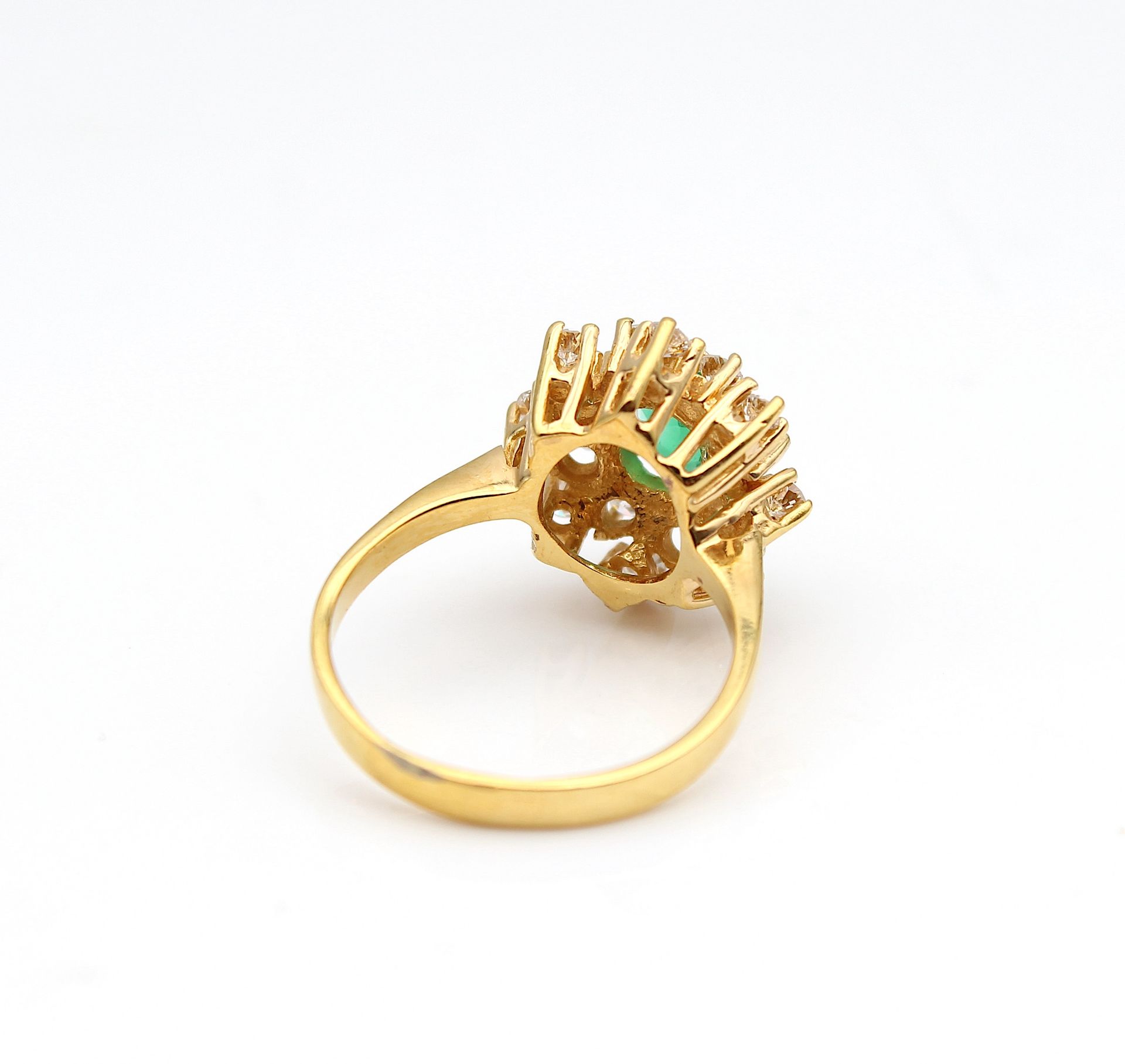 Jewel style ring with emerald and brilliant diamonds - Image 4 of 4