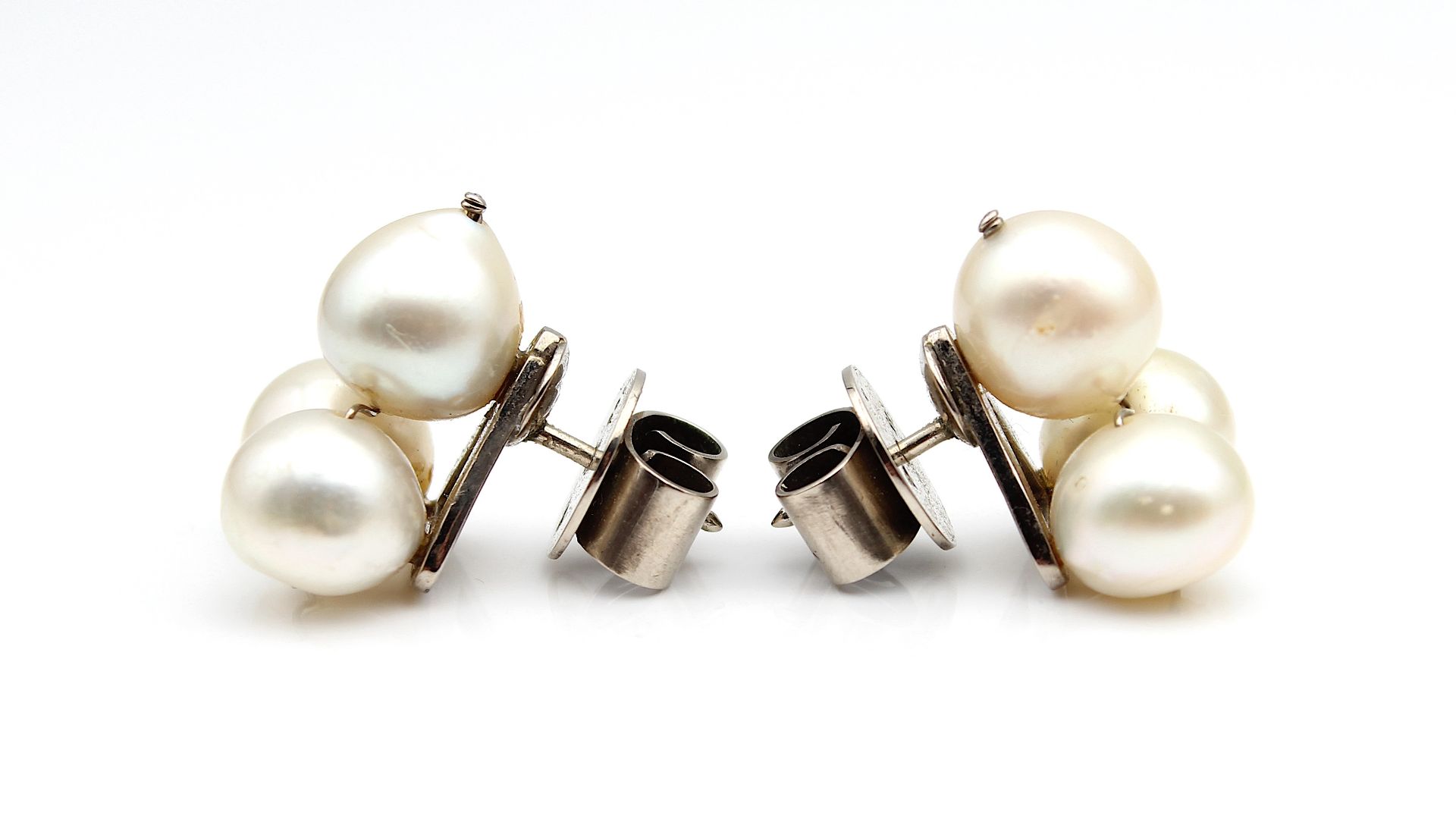 1 pair of eye-catching stud earrings with cultured pearl - Image 4 of 4