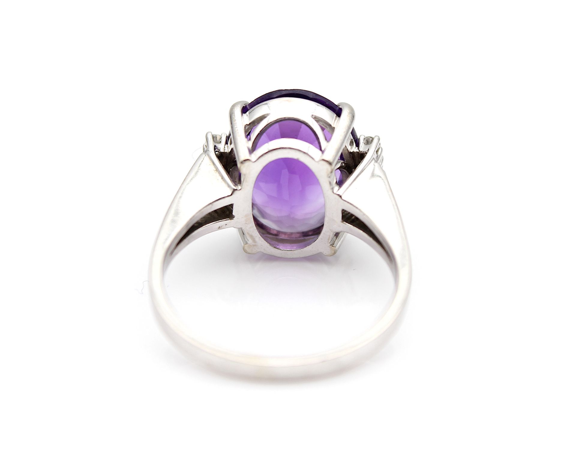 Elegant amethyst ring with diamonds - Image 5 of 5