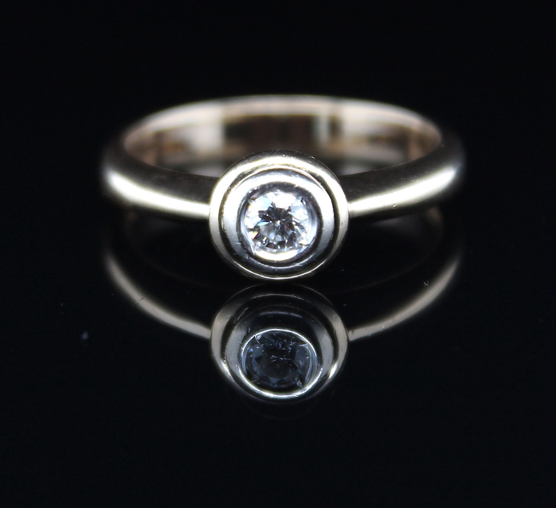 TextChrist Ring mit einem Brillanten ca. 0,15 ct