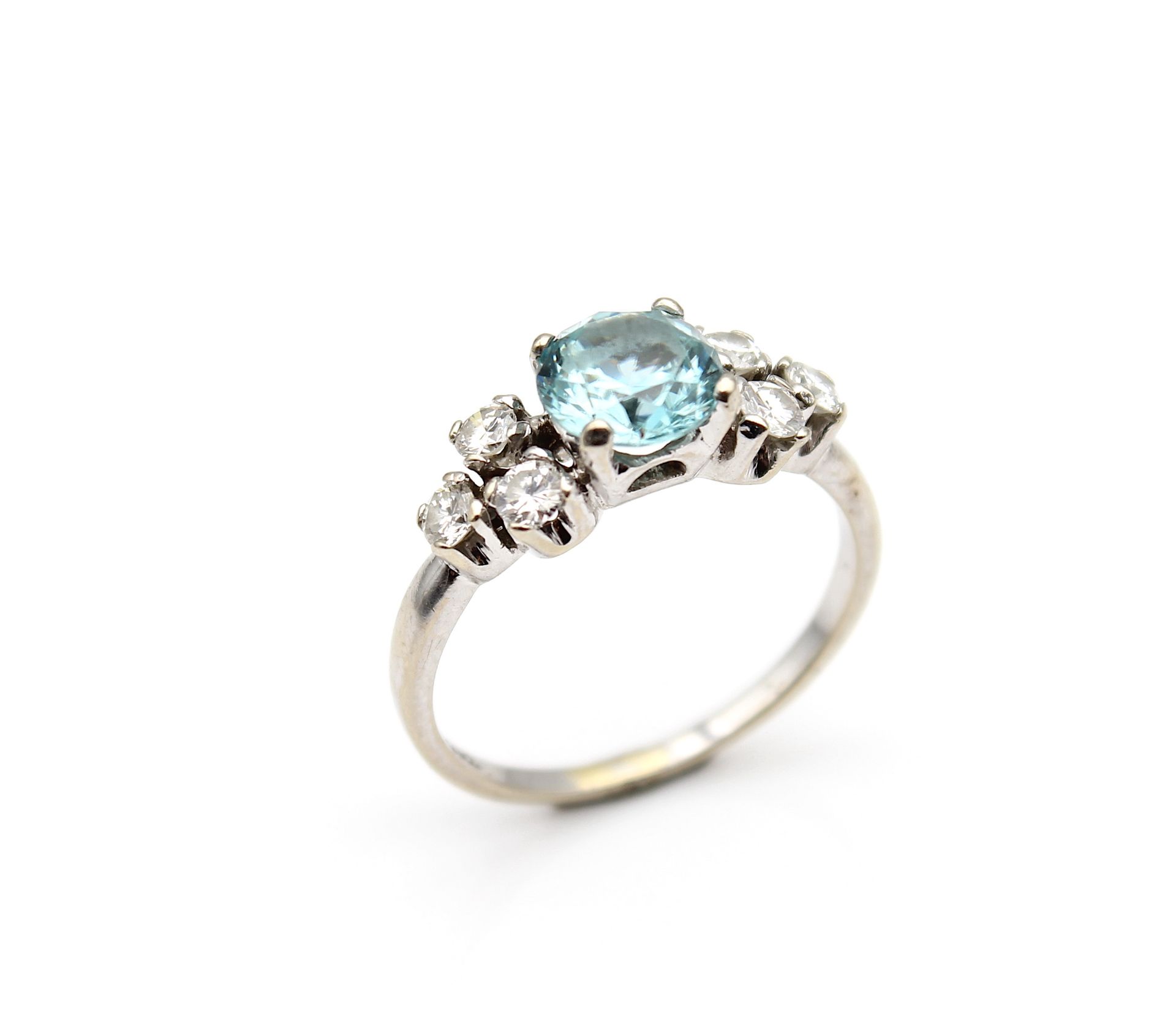 Bezaubernder Ring mit einem blauen Zirkon und Brillanten - Bild 3 aus 5