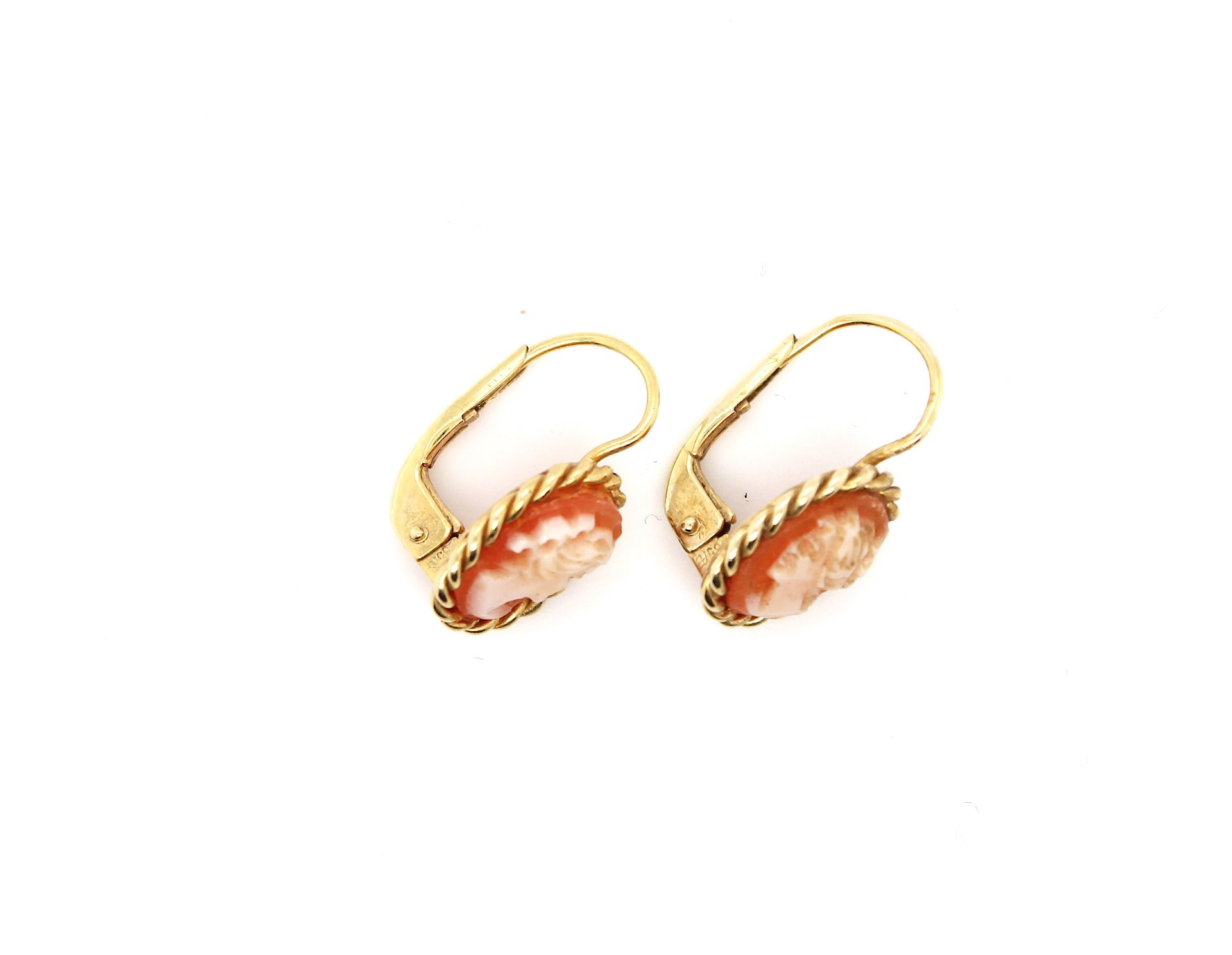 1 ring and a pair of earrings with shell gemstones - Image 5 of 5