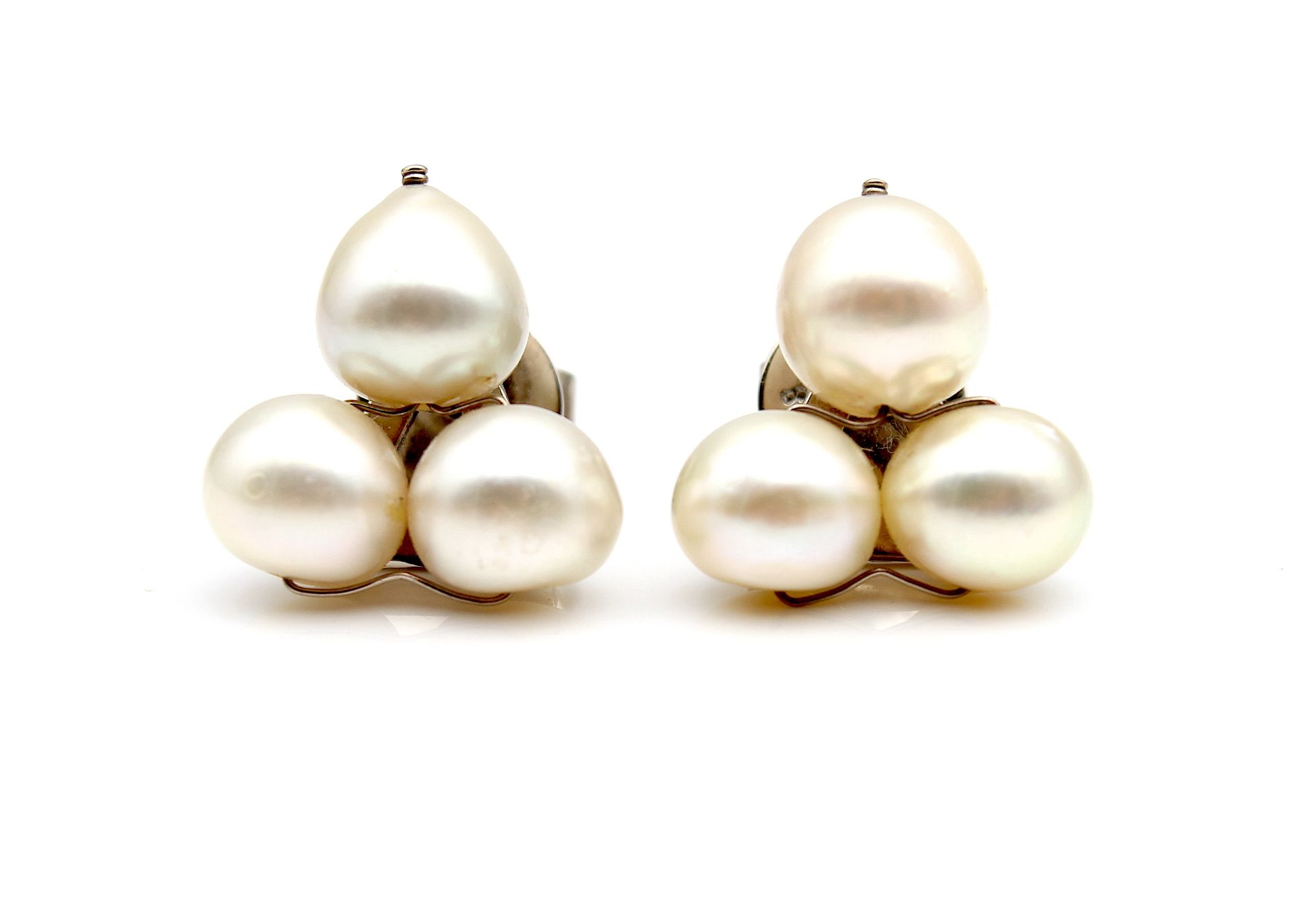 1 pair of eye-catching stud earrings with cultured pearl - Image 2 of 4