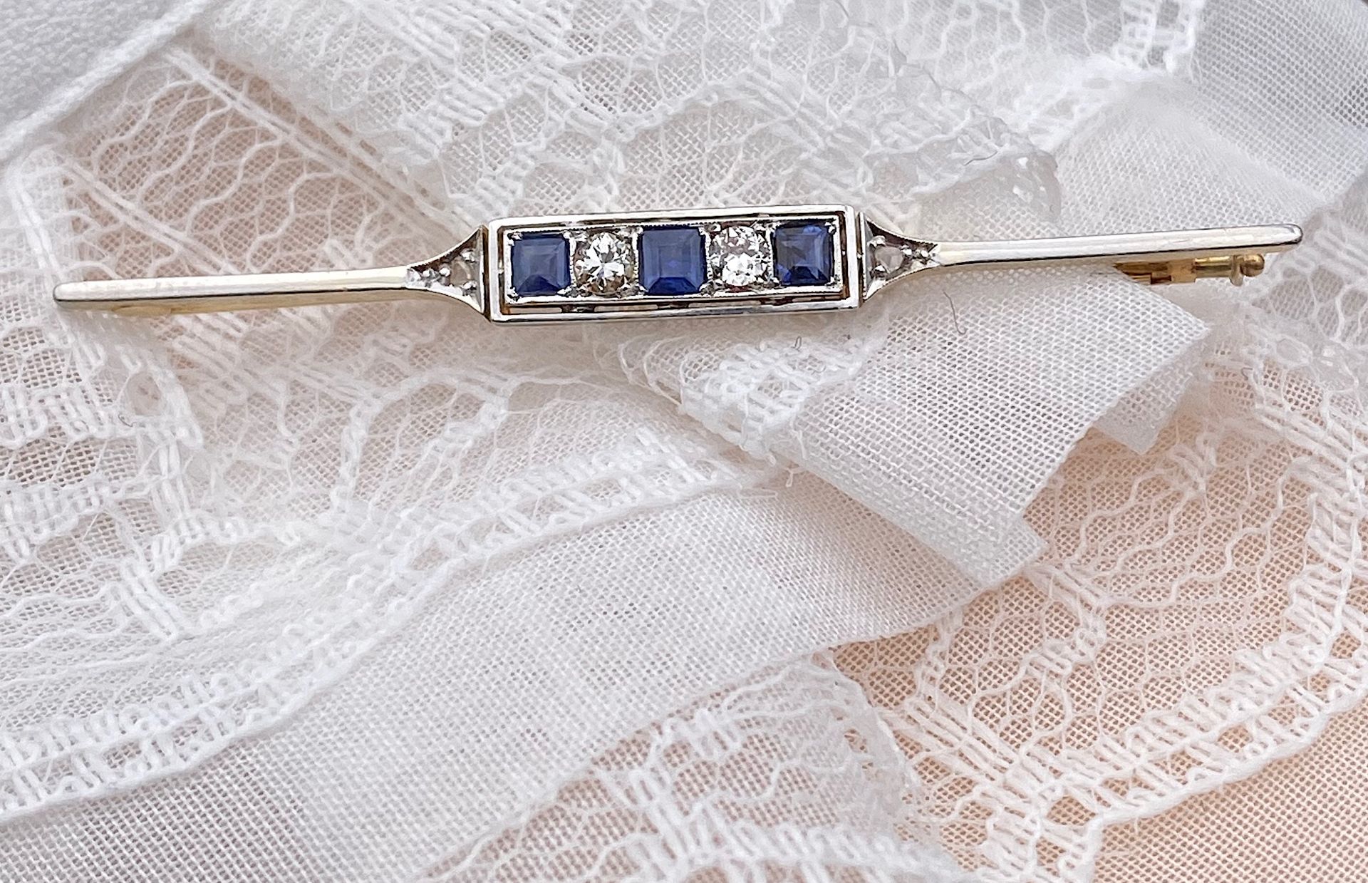 Nadel Art Deco mit Diamanten und Saphiren - Bild 3 aus 5