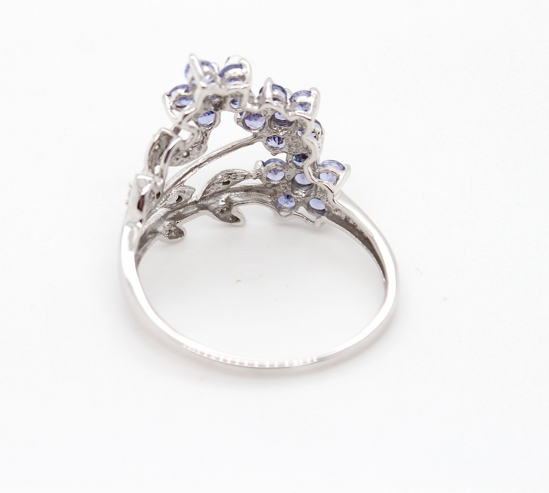 Ring with tanzanites and diamonds - Image 3 of 3