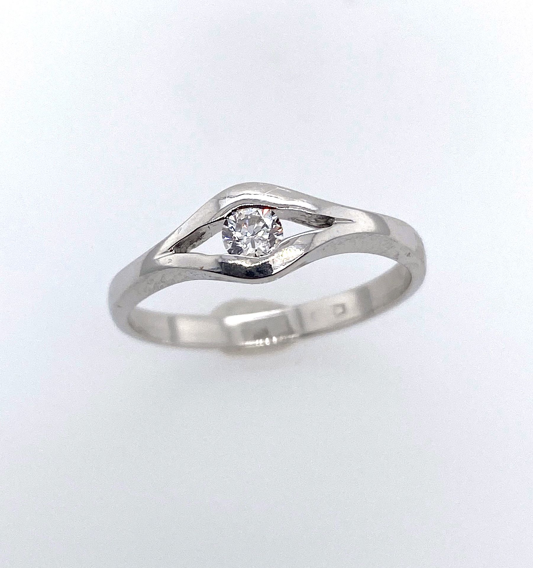 Ring mit einem Brillanten ca. 0,12 ct